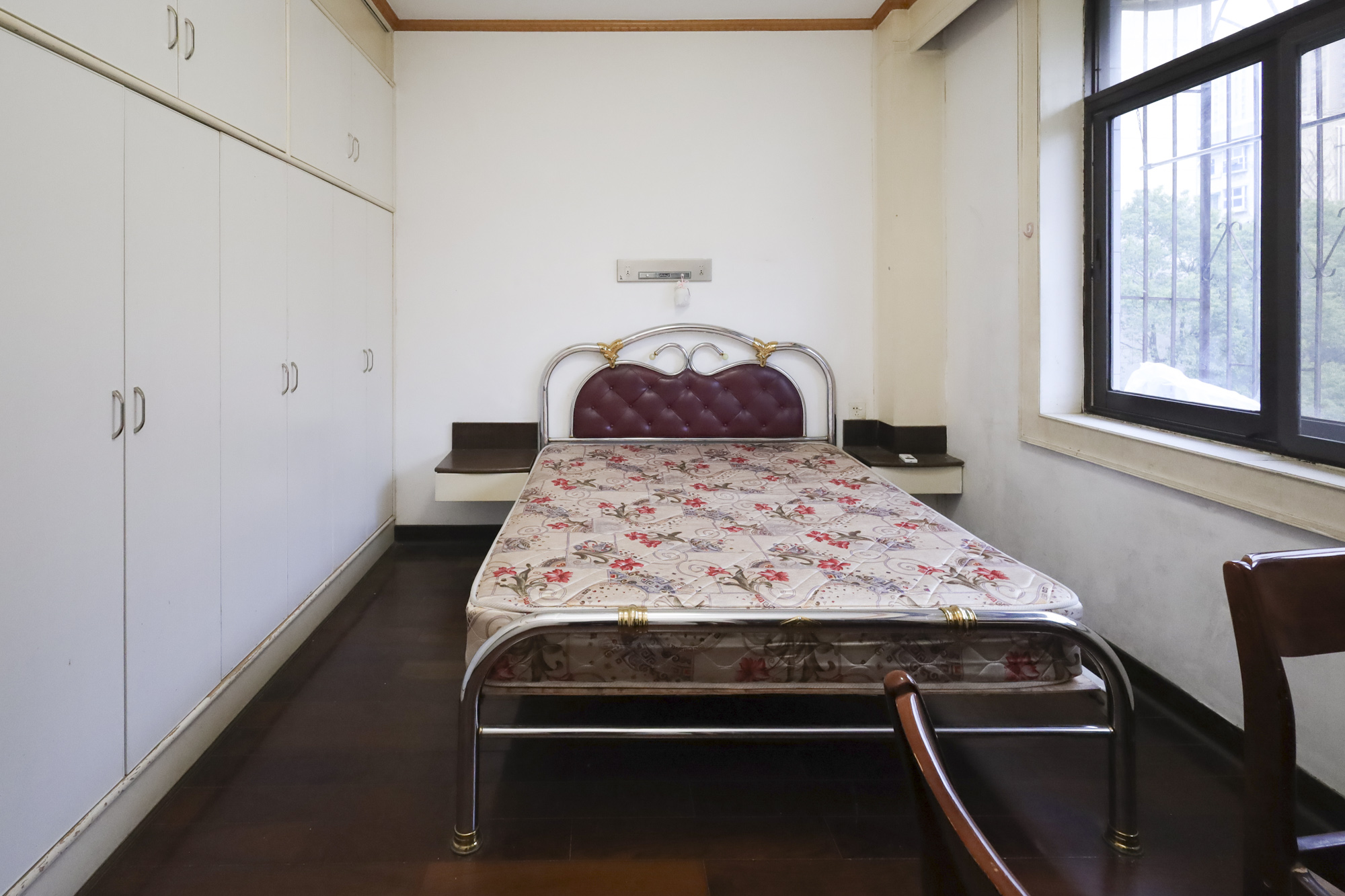 杏林小区  3室2厅2卫   103.00万卧室