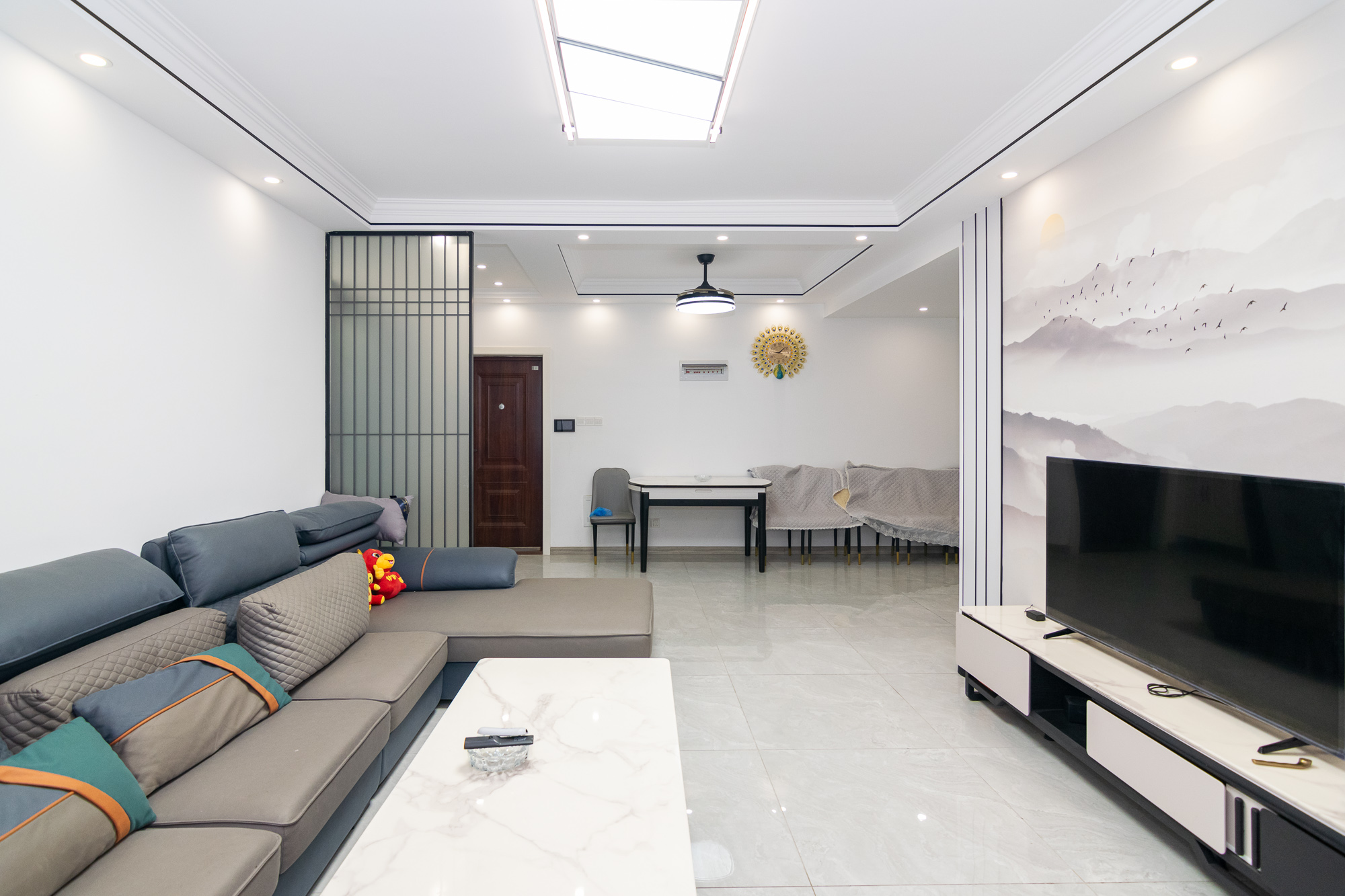 澳海望洲府  3室2厅2卫    89.0万 澳海望洲府  3室2厅2卫    89.0万客厅