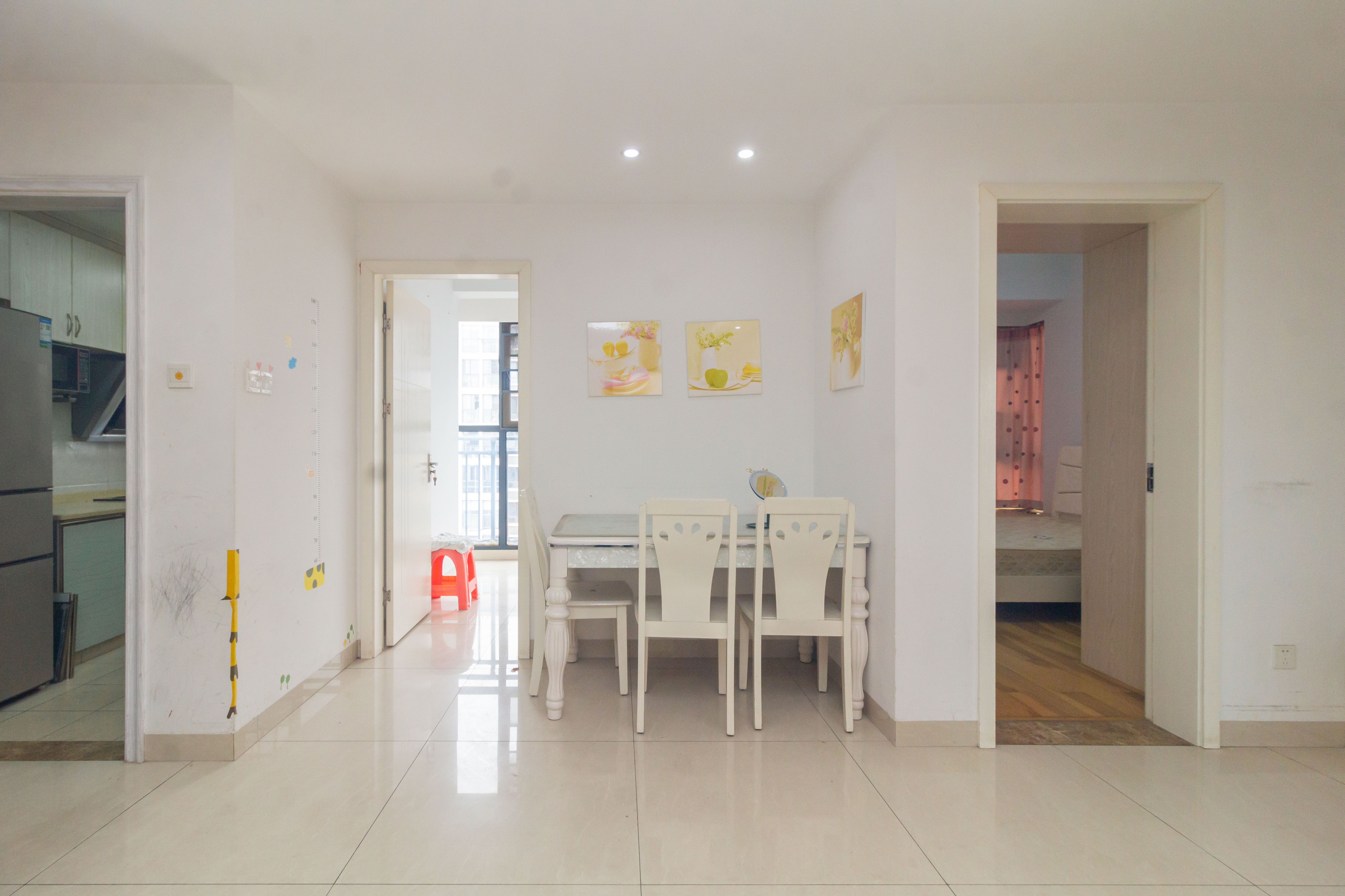 东岸城邦  2室2厅2卫    80.0万 东岸城邦  2室2厅2卫    80.0万客厅