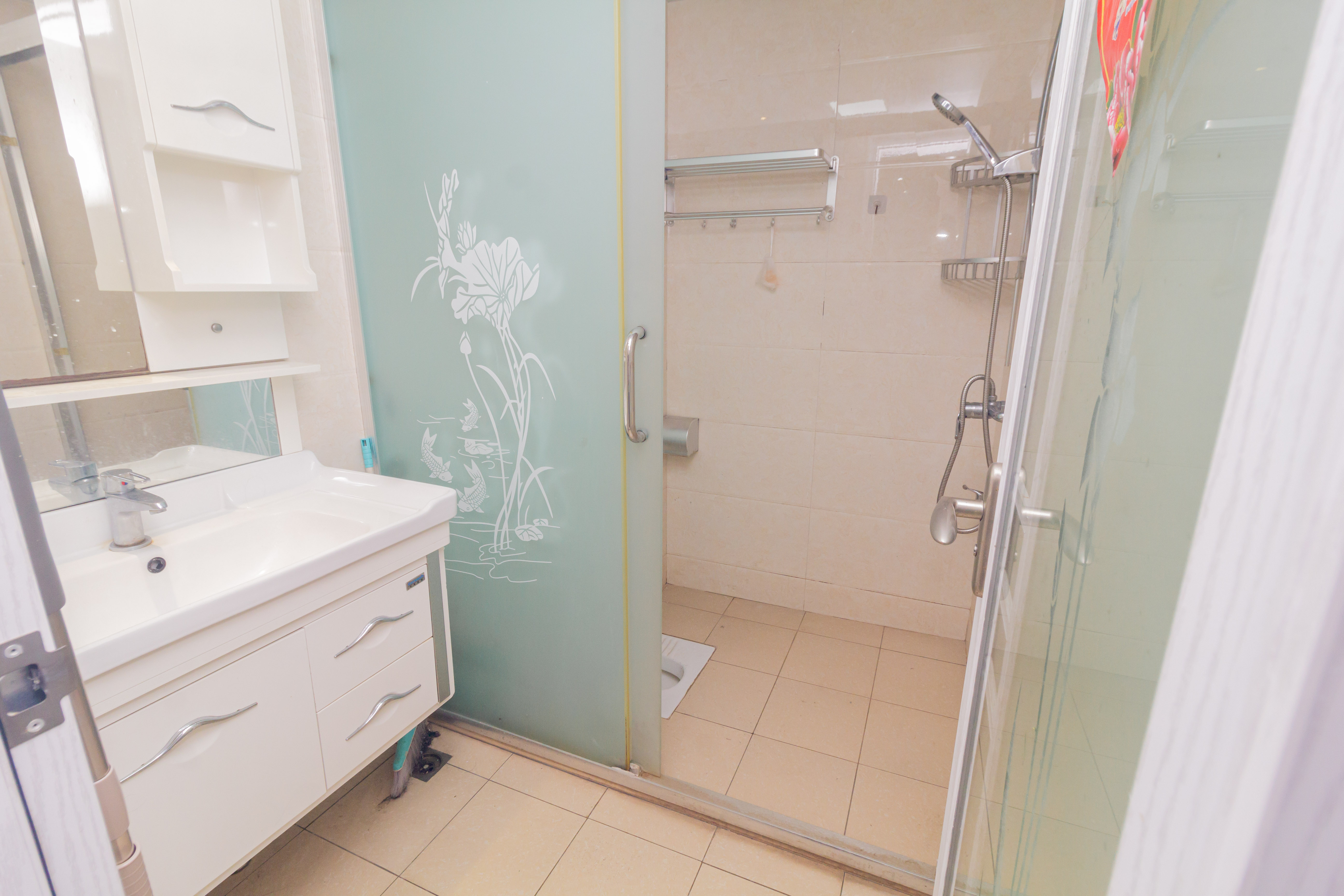 东岸城邦  2室2厅2卫    80.0万 东岸城邦  2室2厅2卫    80.0万卫生间