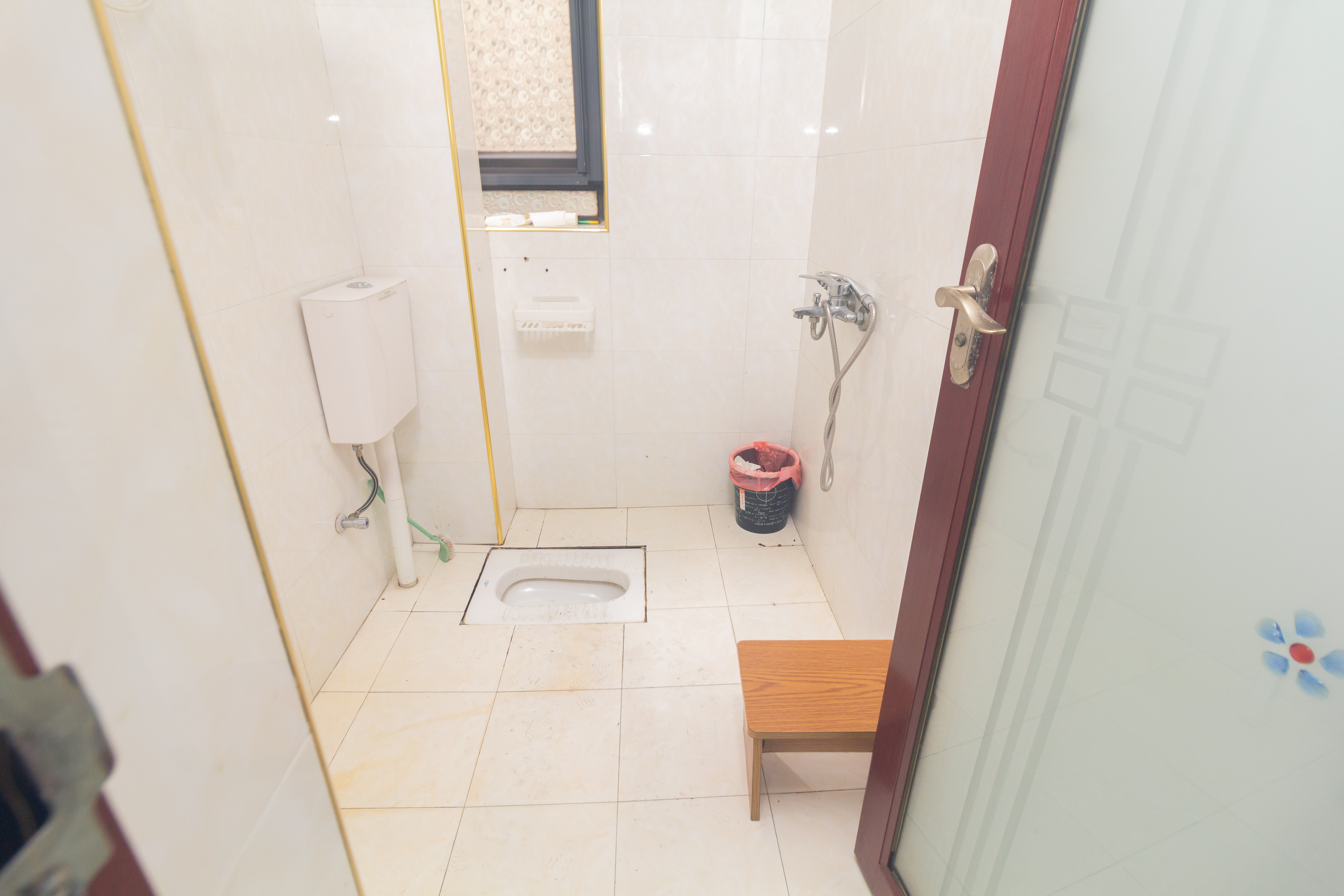 东岸梅园小区 2室2厅1卫 45.0万 东岸梅园小区 2室2厅1卫 45.0万卫生间