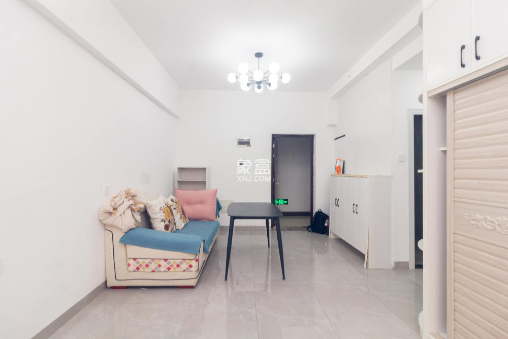 东岸城邦  1室1厅1卫    50.0万