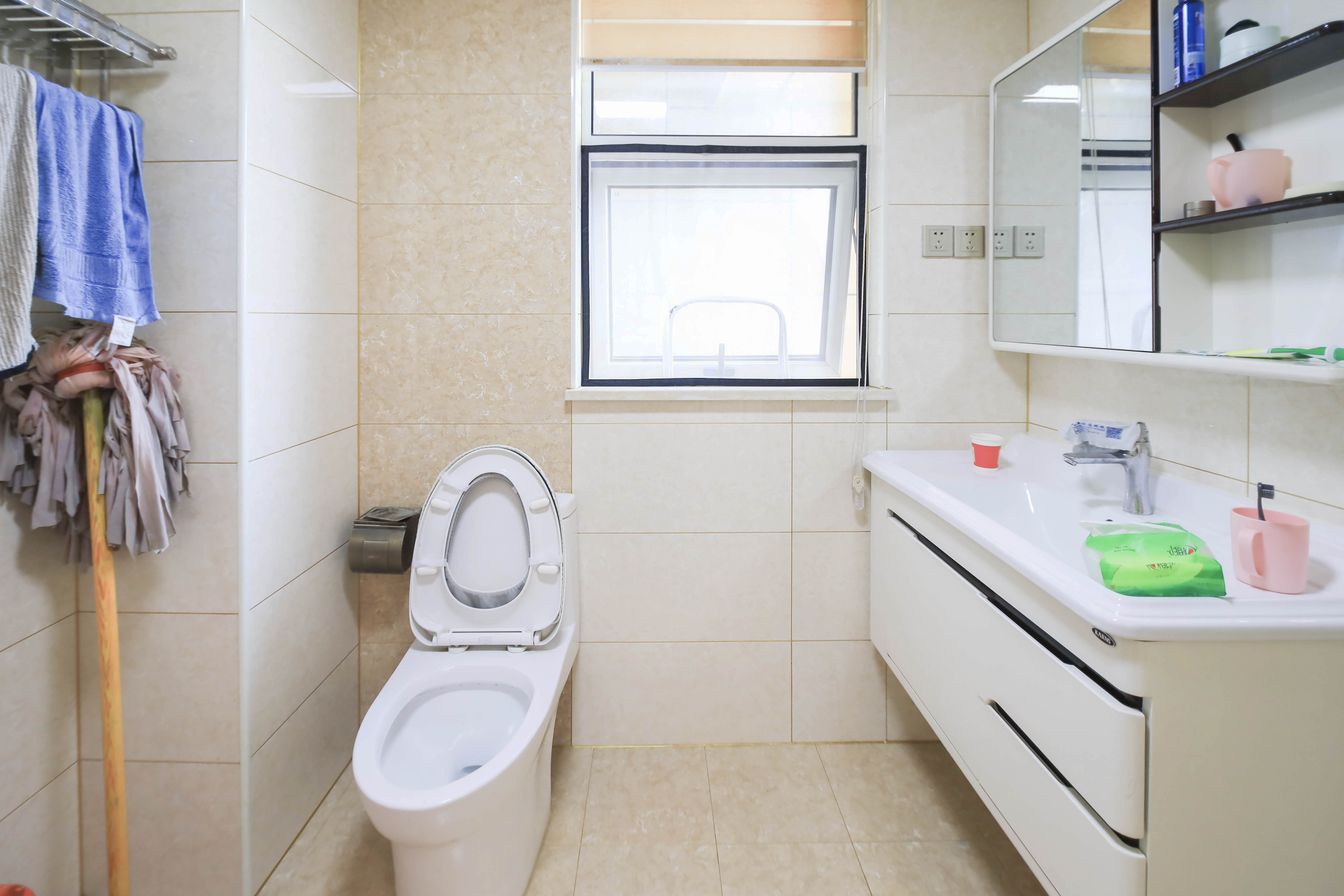 五矿万境水岸二期（五矿万境水岸和苑）  3室2厅2卫    180.0万卫生间