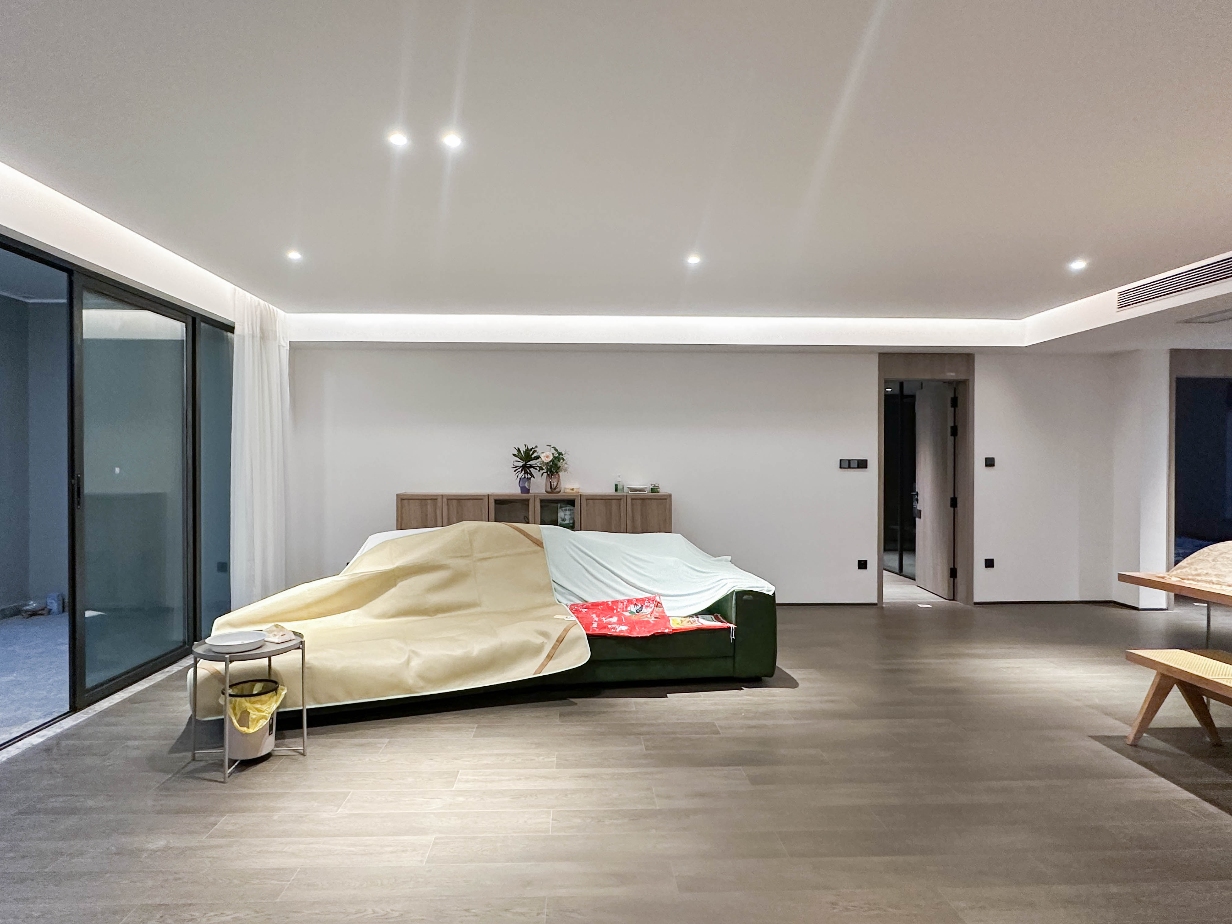 印湘山 4室2厅2卫 308.0万 印湘山 4室2厅2卫 308.0万客厅