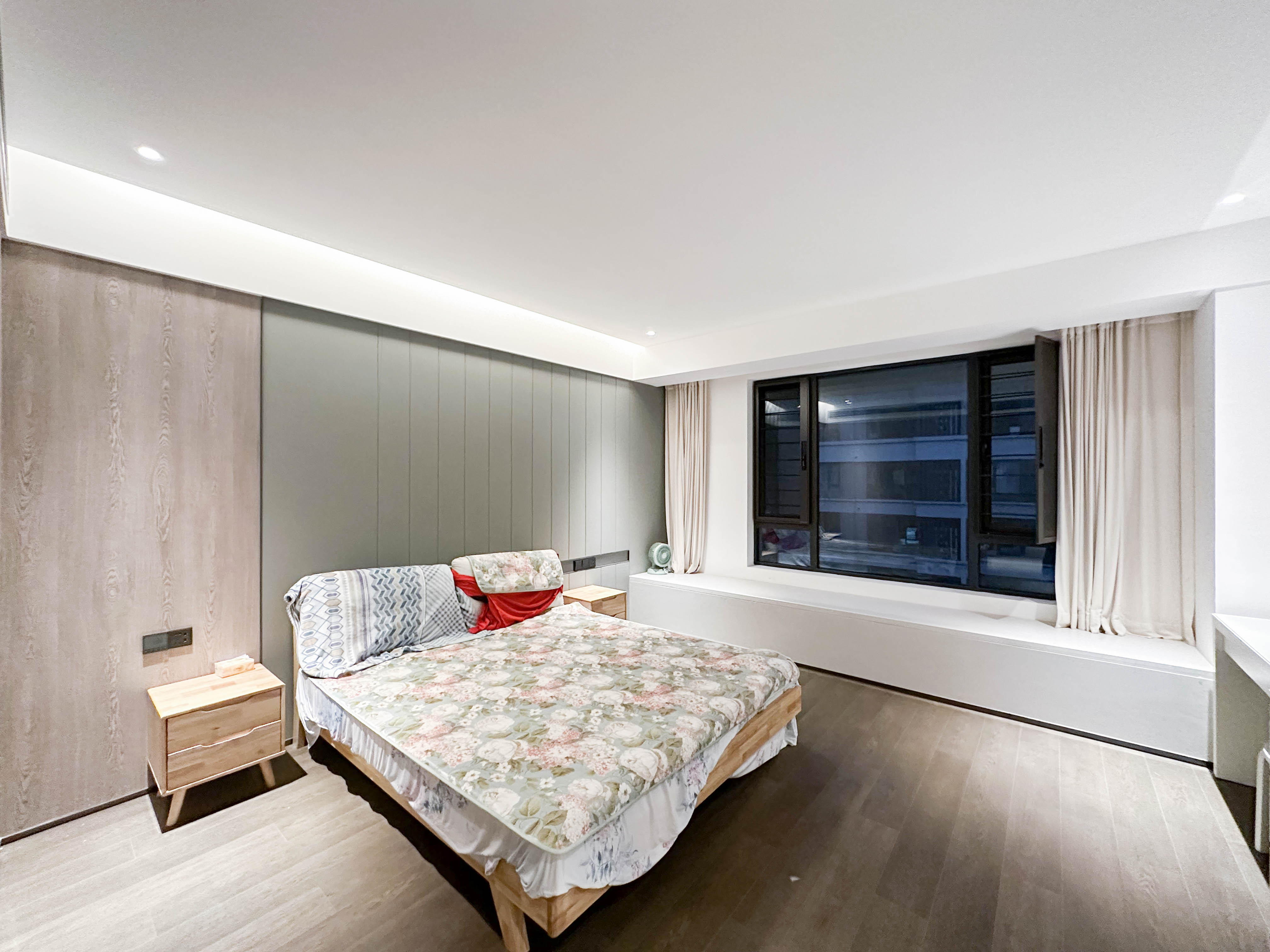 印湘山 4室2厅2卫 308.0万 印湘山 4室2厅2卫 308.0万卧室