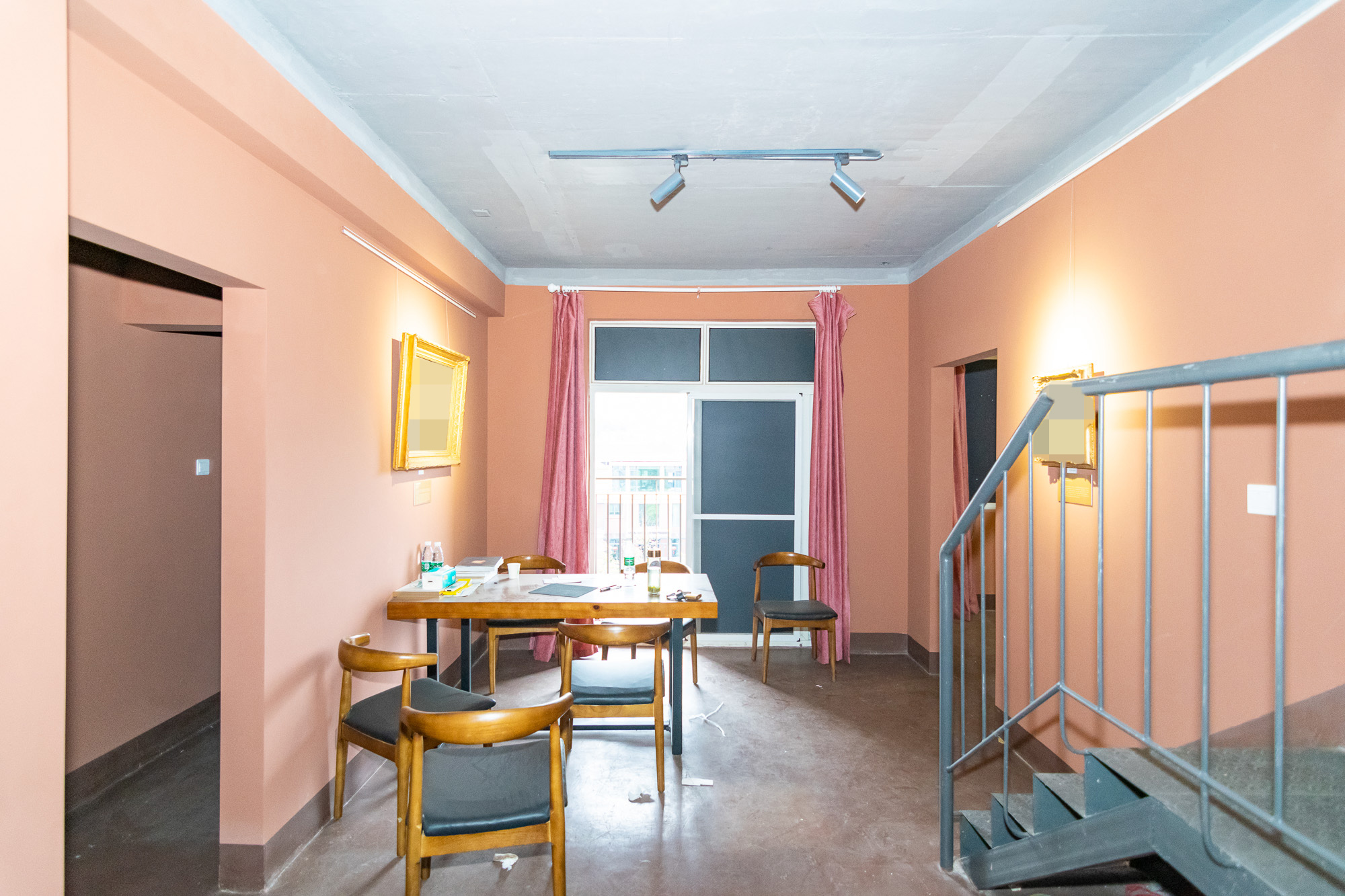 普瑞斯堡 5室2厅2卫 185.0万 普瑞斯堡 5室2厅2卫 185.0万客厅