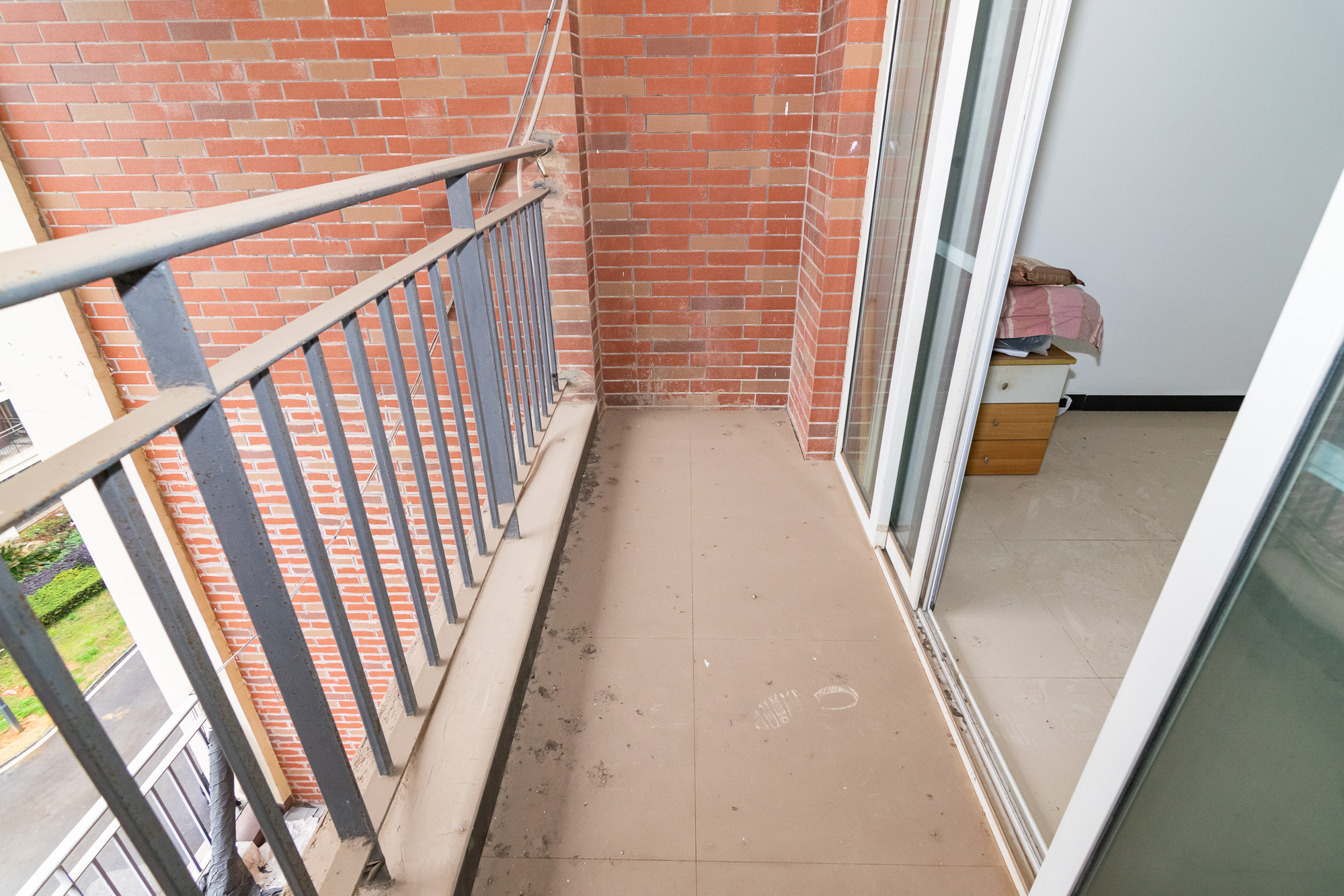 普瑞斯堡 5室2厅2卫 185.0万 普瑞斯堡 5室2厅2卫 185.0万阳台