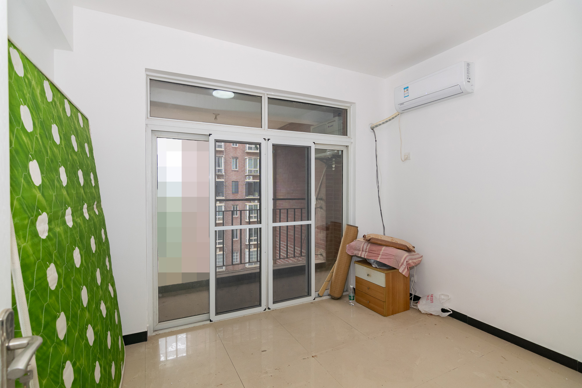 普瑞斯堡 5室2厅2卫 185.0万 普瑞斯堡 5室2厅2卫 185.0万卧室