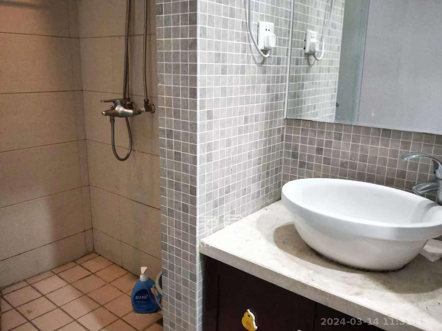 铂宫  1室1厅1卫   2200.00元/月室内图