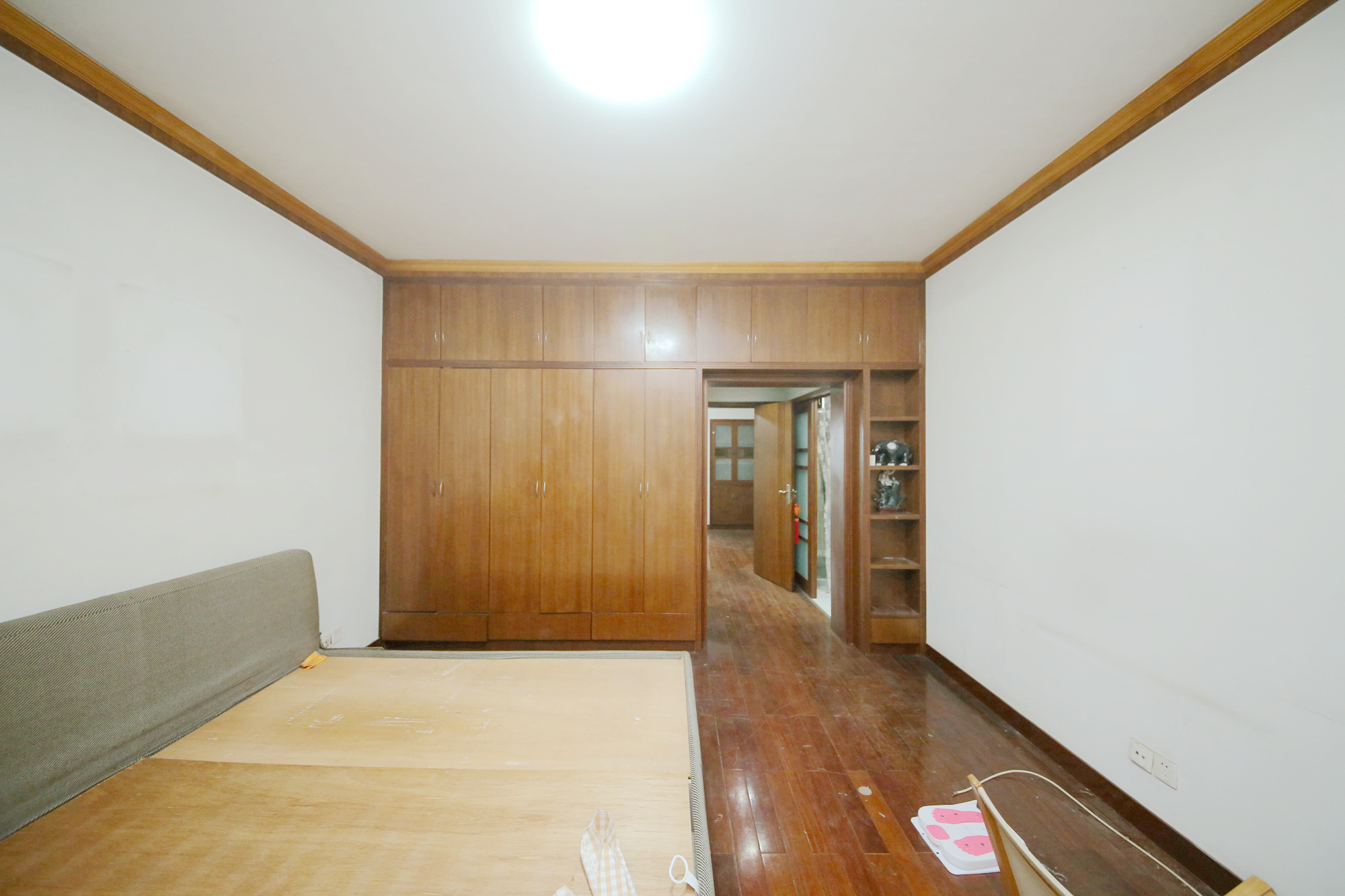 京电花园  4室1厅1卫   208.00万卧室