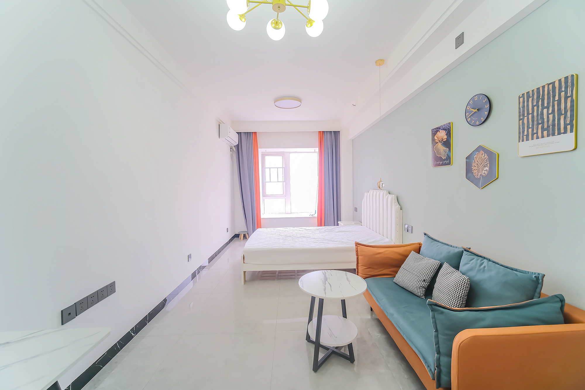 保利香槟国际  1室1厅1卫    24.8万 保利香槟国际  1室1厅1卫    24.8万客厅