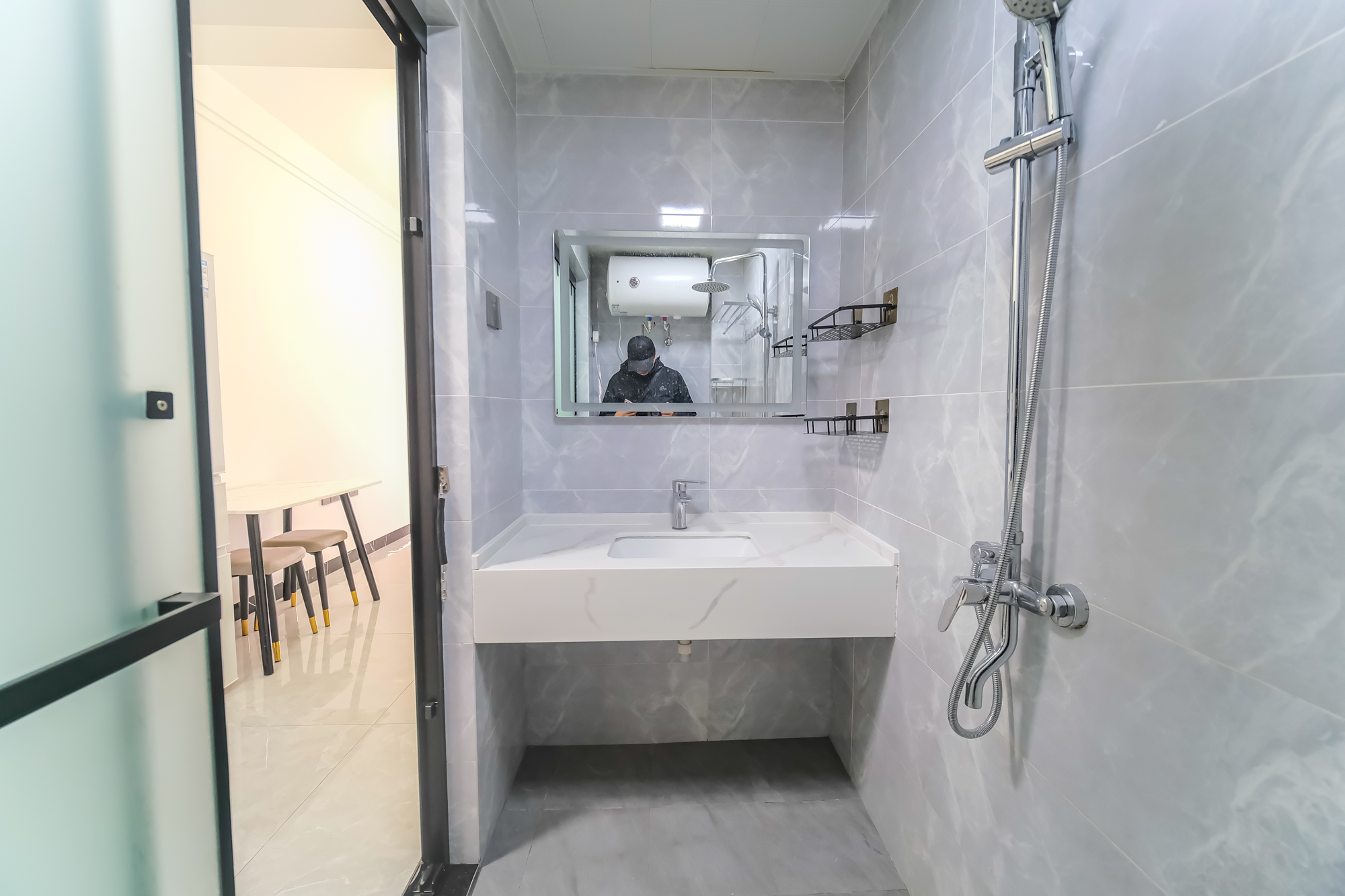 保利香槟国际  1室1厅1卫    24.8万 保利香槟国际  1室1厅1卫    24.8万卫生间