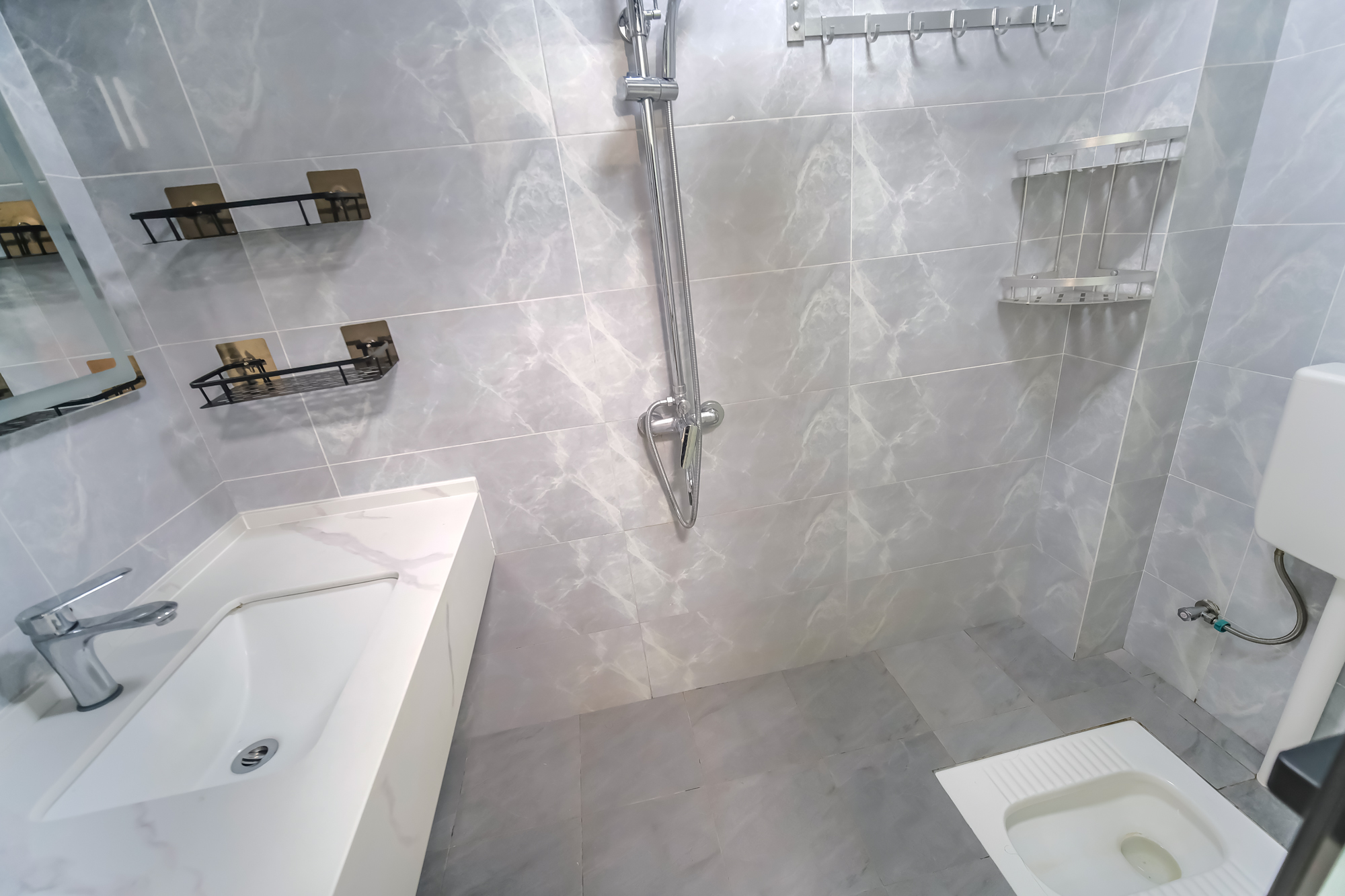 保利香槟国际  1室1厅1卫    24.8万 保利香槟国际  1室1厅1卫    24.8万卫生间