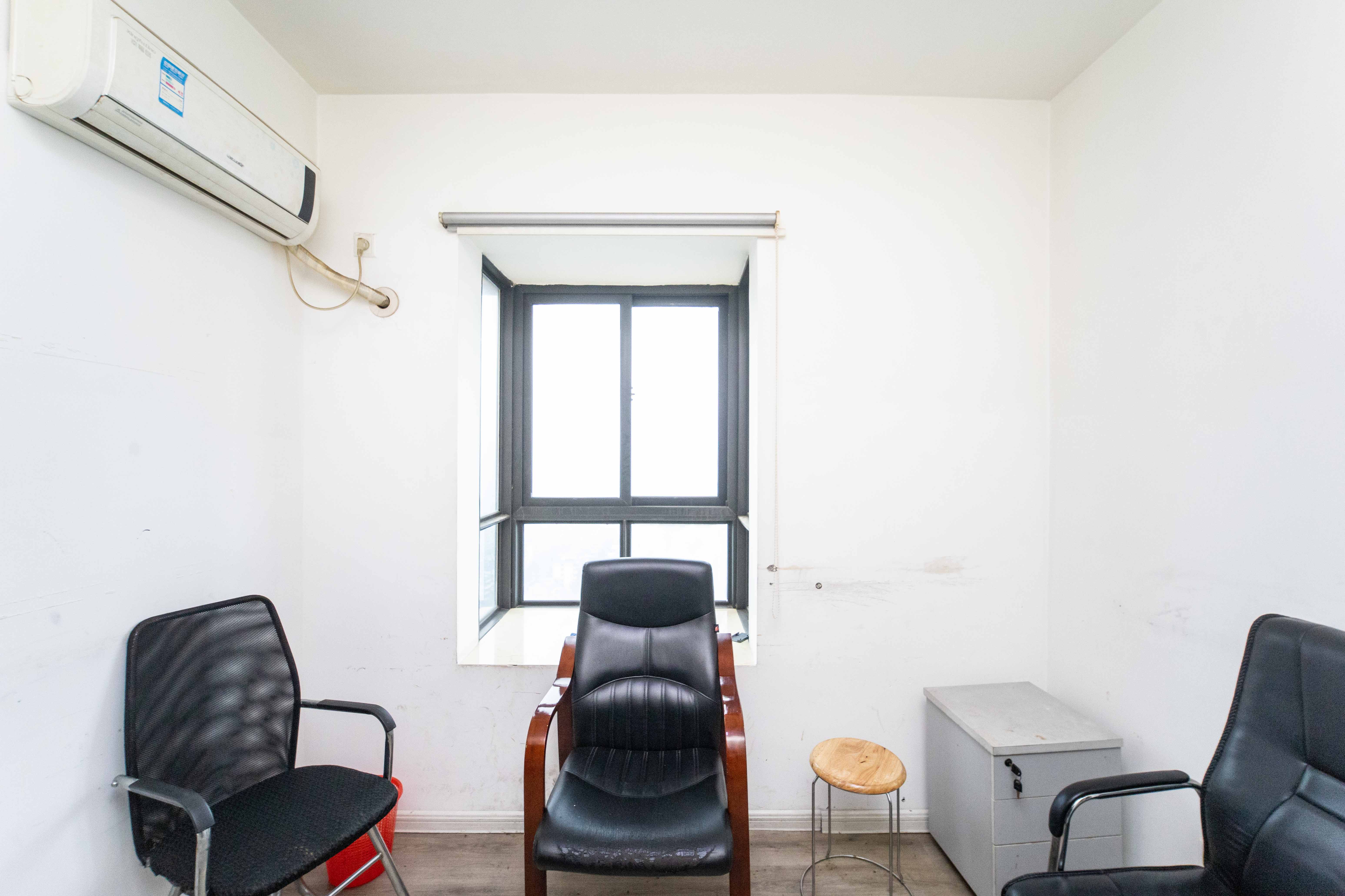 华城广场 3室2厅1卫 122.0万 华城广场 3室2厅1卫 122.0万卧室