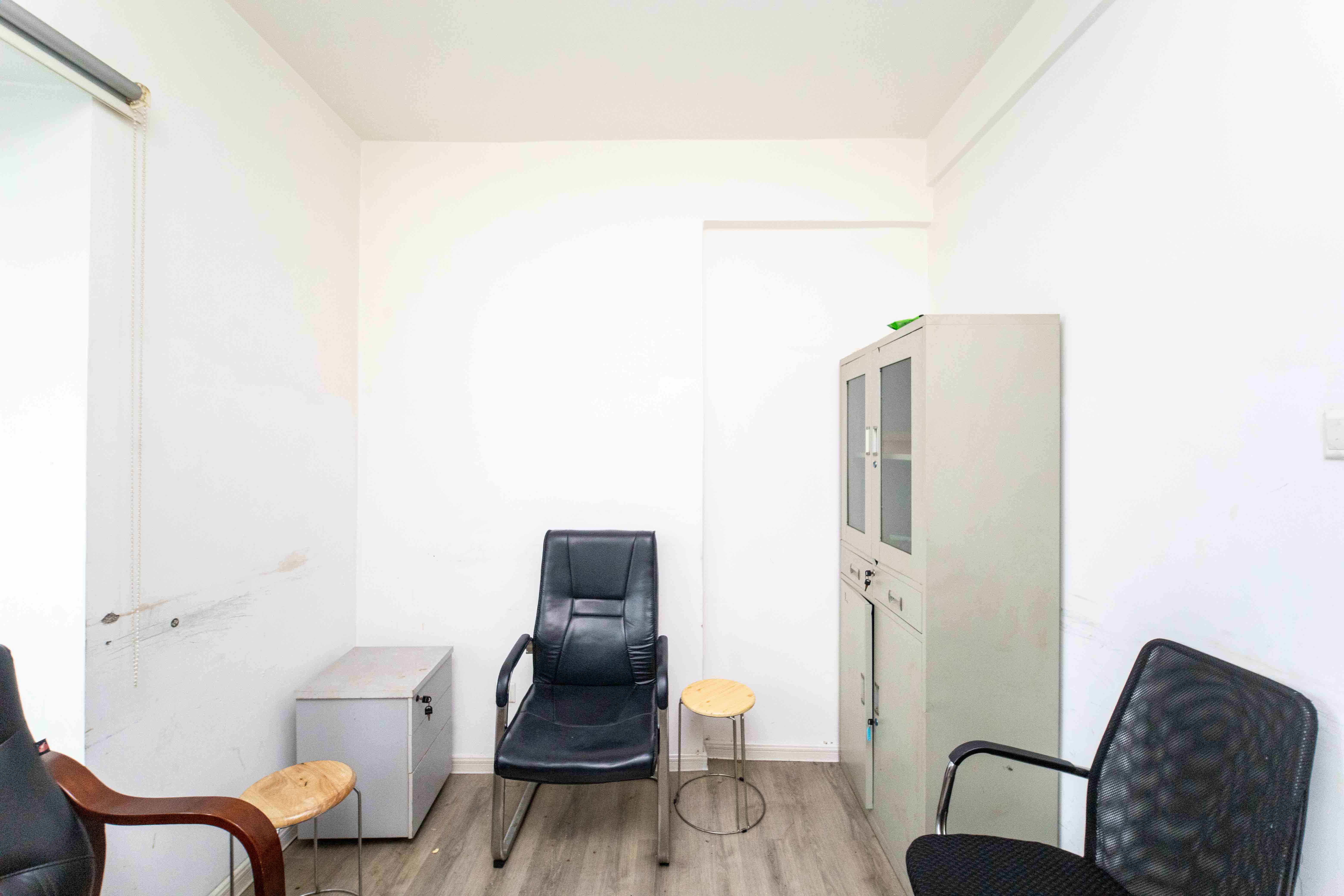 华城广场 3室2厅1卫 122.0万 华城广场 3室2厅1卫 122.0万卧室