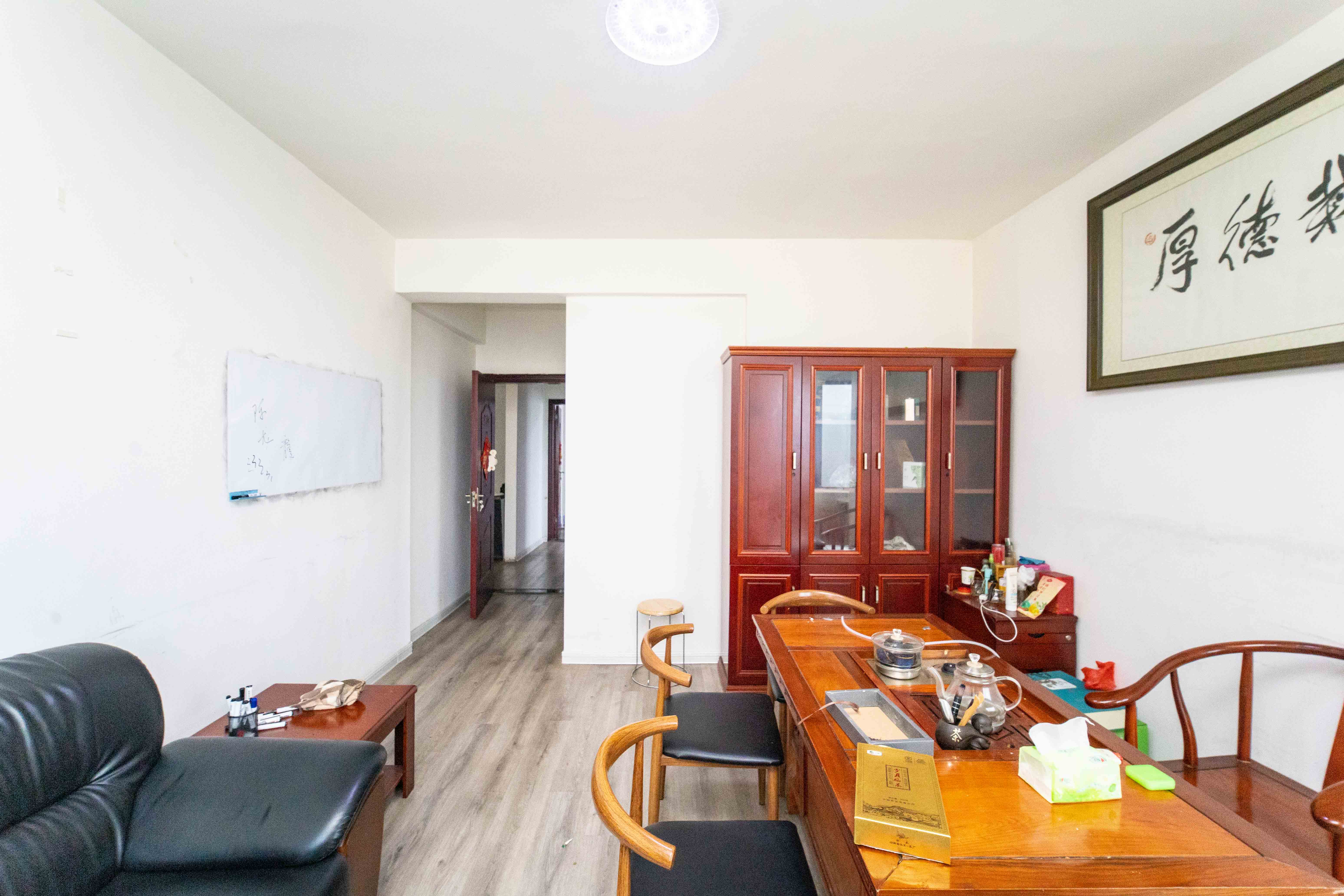 华城广场 3室2厅1卫 122.0万 华城广场 3室2厅1卫 122.0万卧室