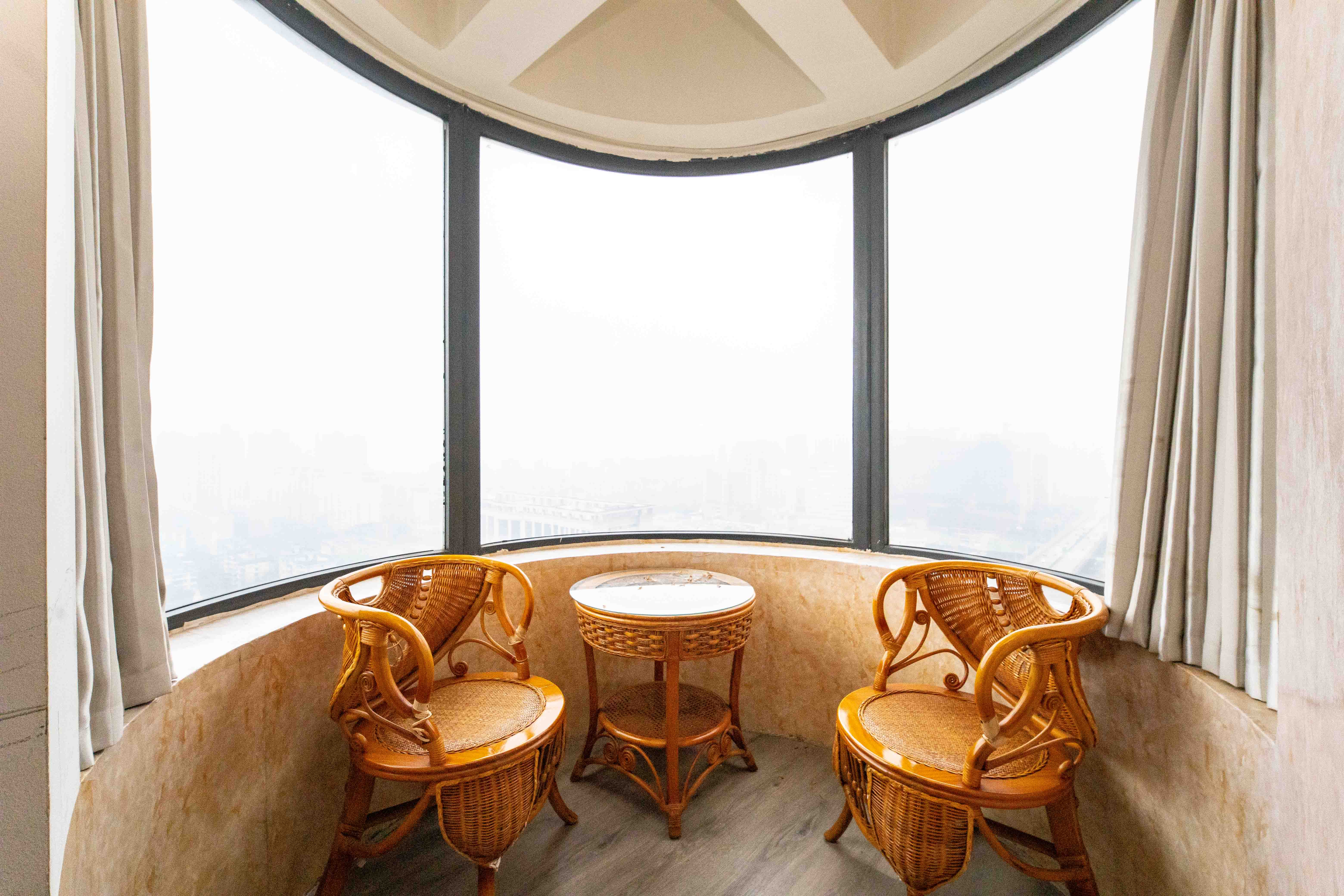 华城广场 3室2厅1卫 122.0万 华城广场 3室2厅1卫 122.0万阳台