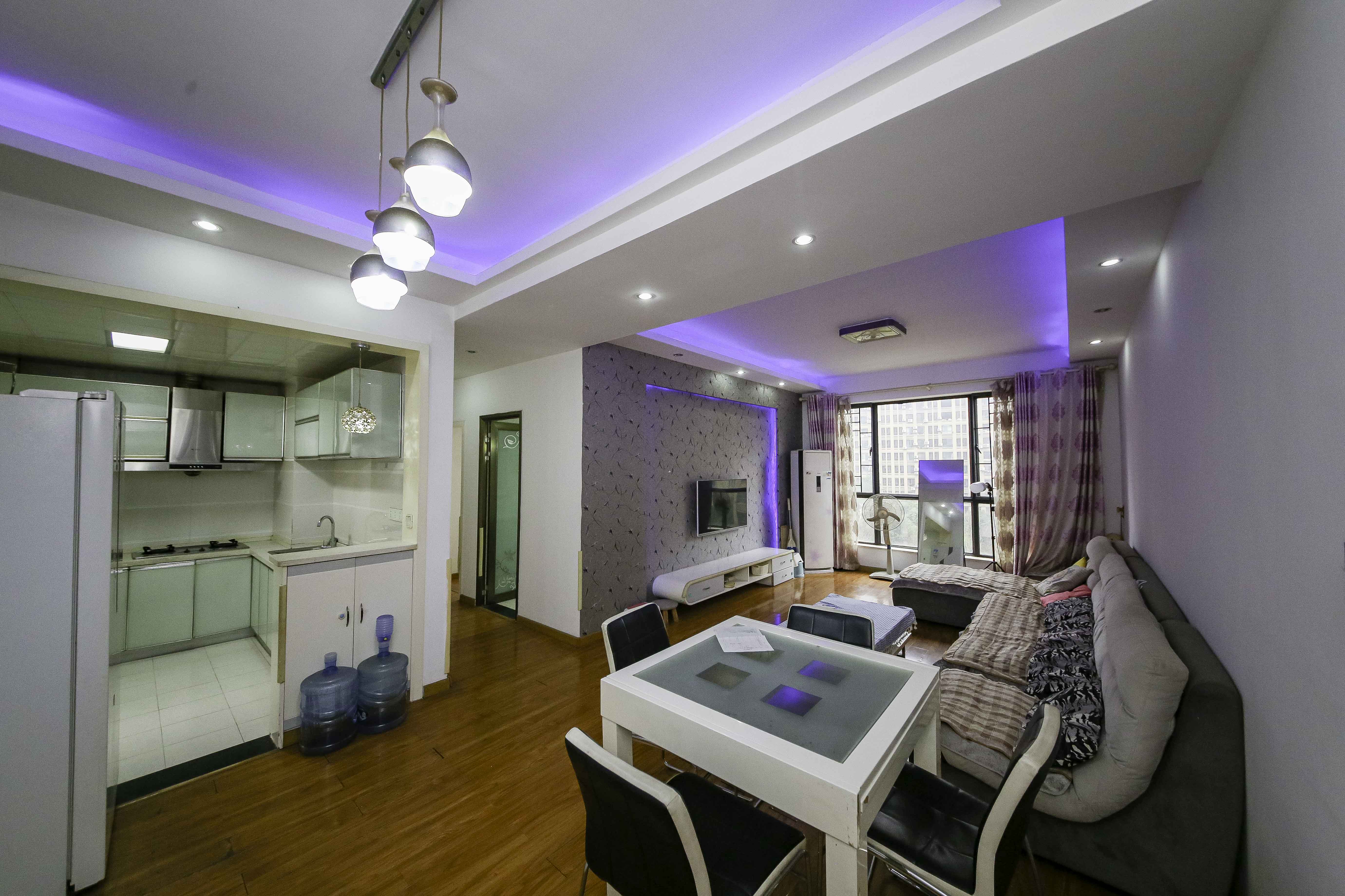 康斯丹郡(融程领秀佳园)  3室2厅1卫    68.8万 康斯丹郡(融程领秀佳园)  3室2厅1卫    68.8万客厅