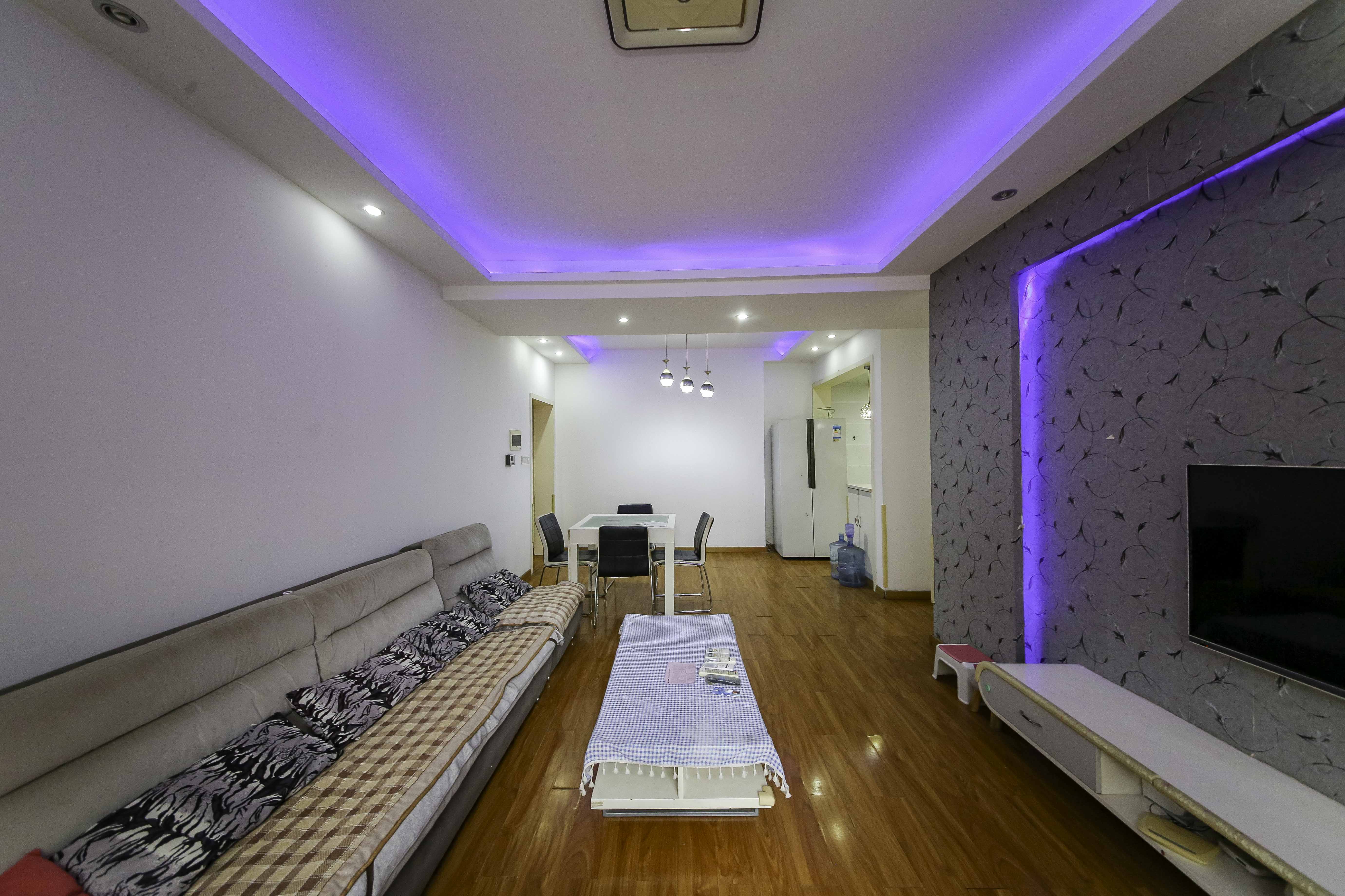 康斯丹郡(融程领秀佳园)  3室2厅1卫    68.8万 康斯丹郡(融程领秀佳园)  3室2厅1卫    68.8万客厅