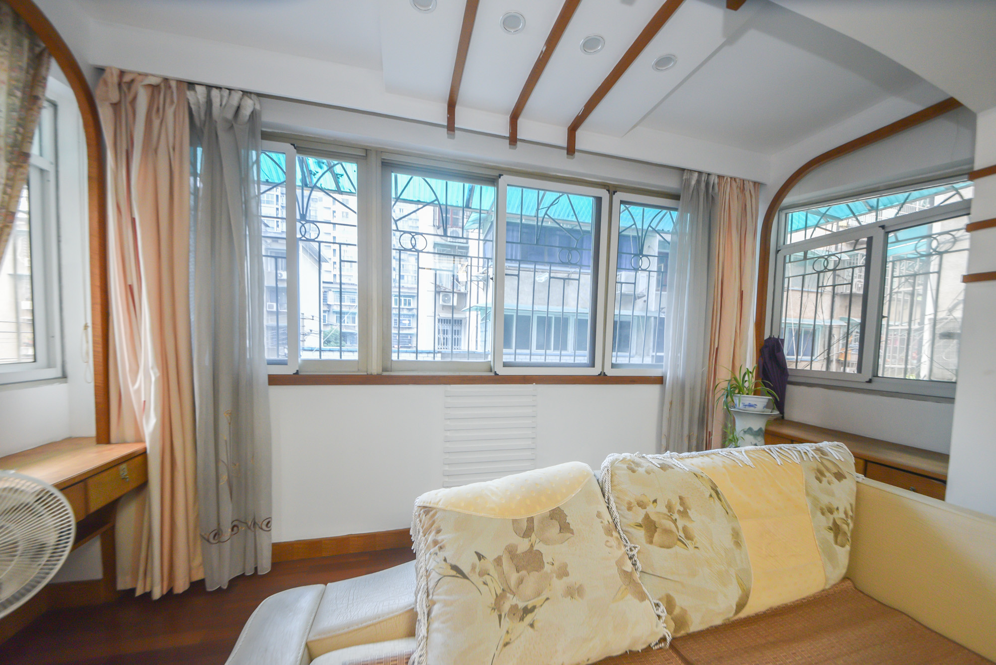 红旗综合安置楼 3室2厅2卫 73.0万 红旗综合安置楼 3室2厅2卫 73.0万阳台