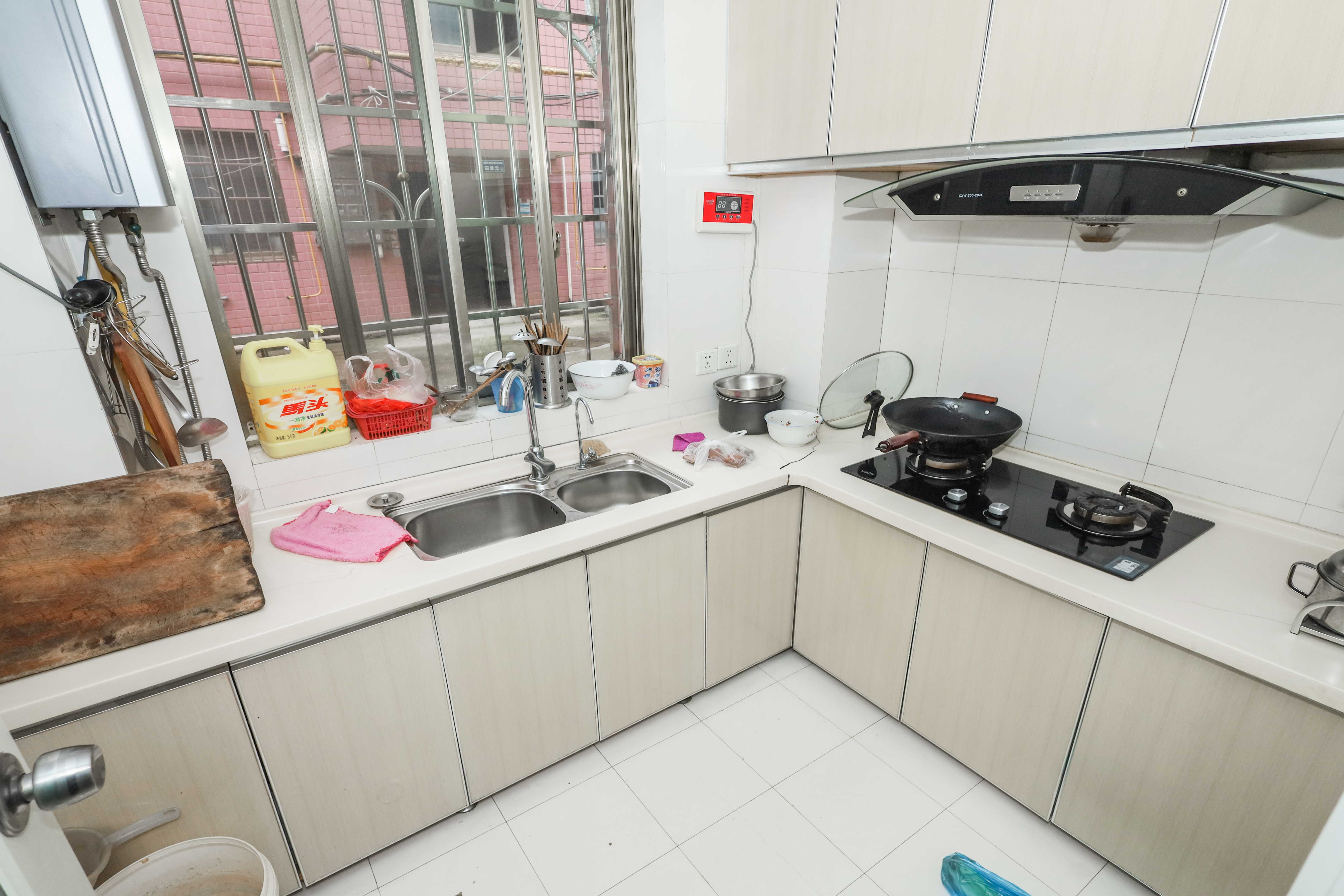 雷锋机电市场一期  2室1厅1卫    55.6万厨房