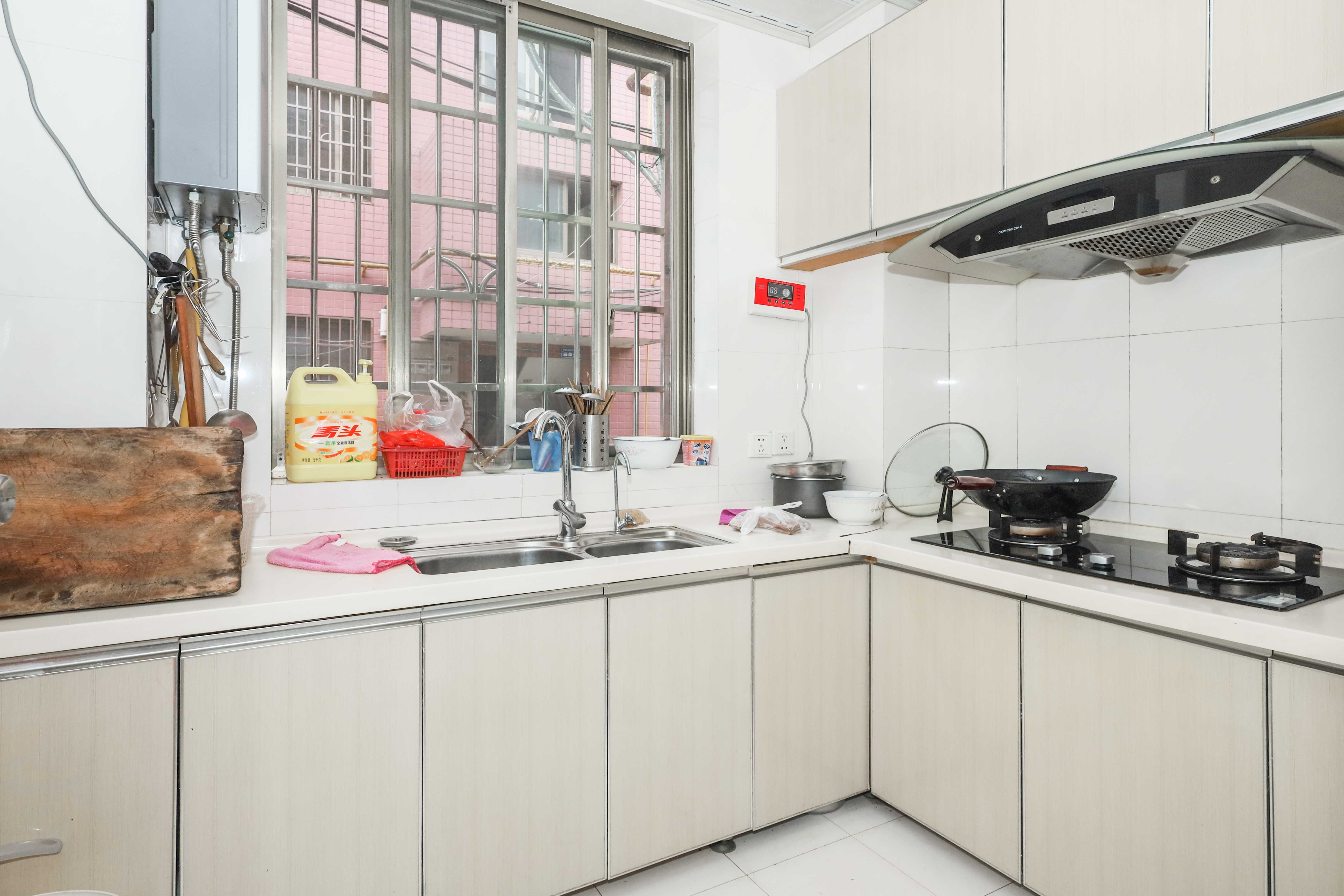 雷锋机电市场一期  2室1厅1卫    55.6万厨房