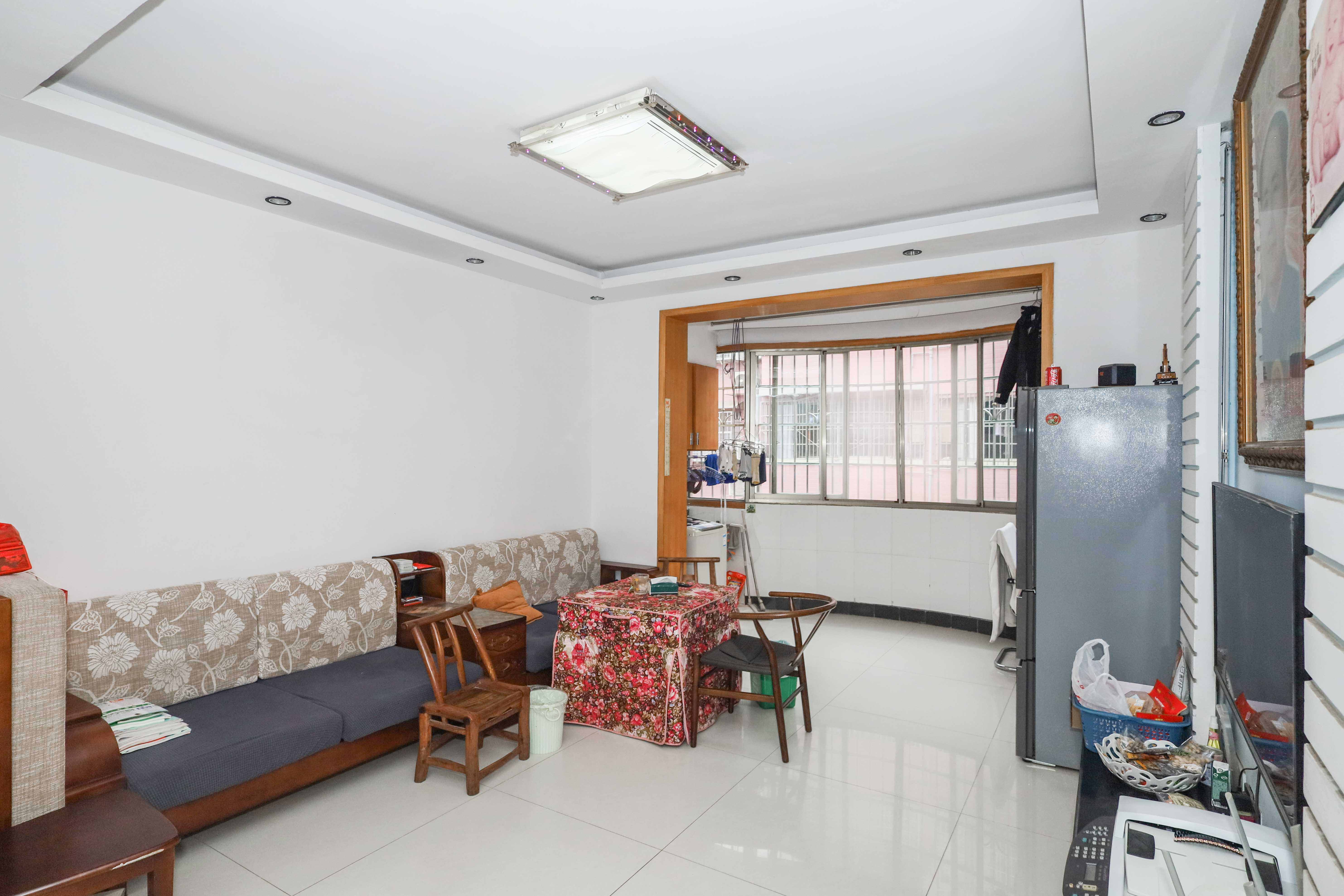 雷锋机电市场一期  2室1厅1卫    55.6万客厅