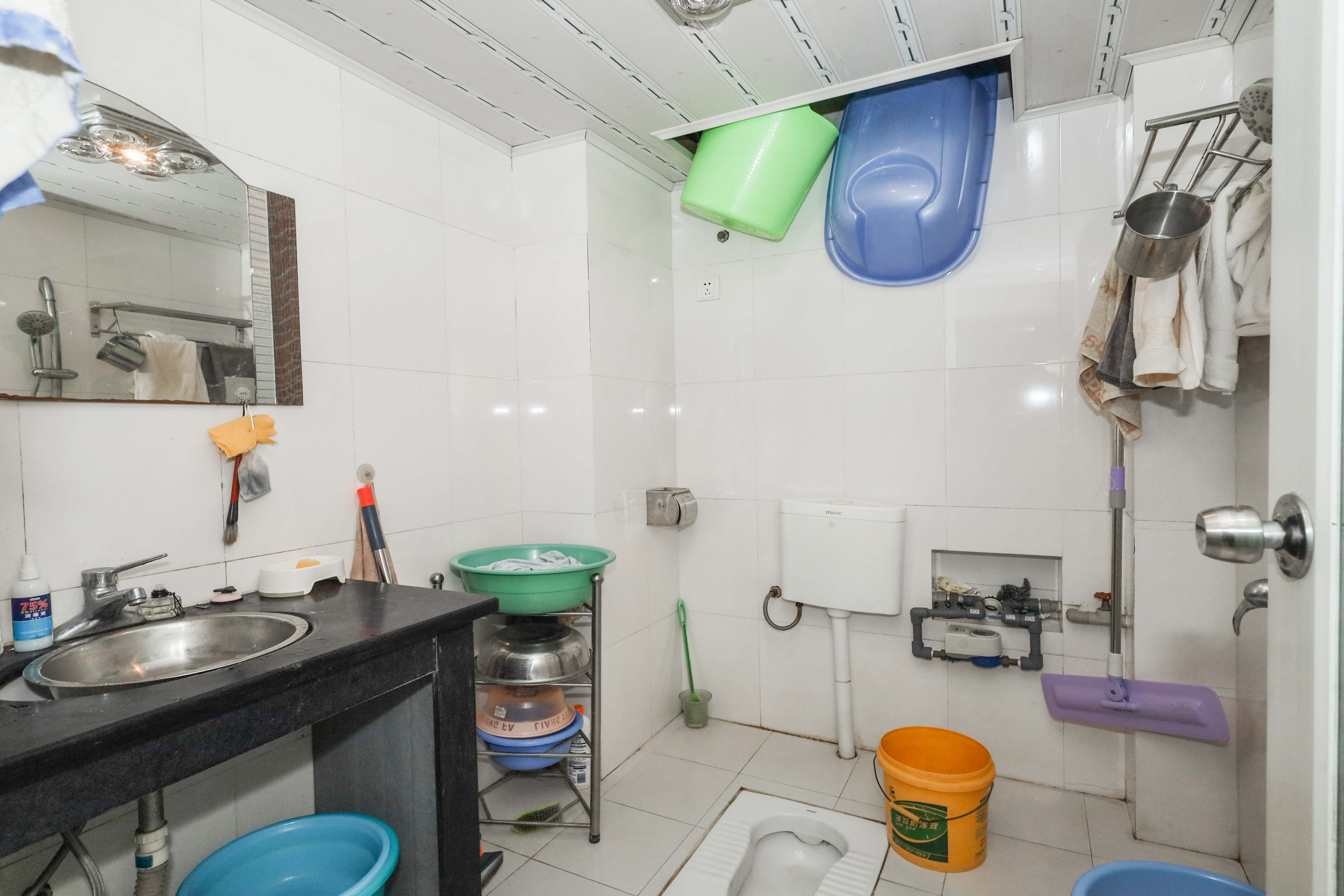 雷锋机电市场一期  2室1厅1卫    55.6万卫生间