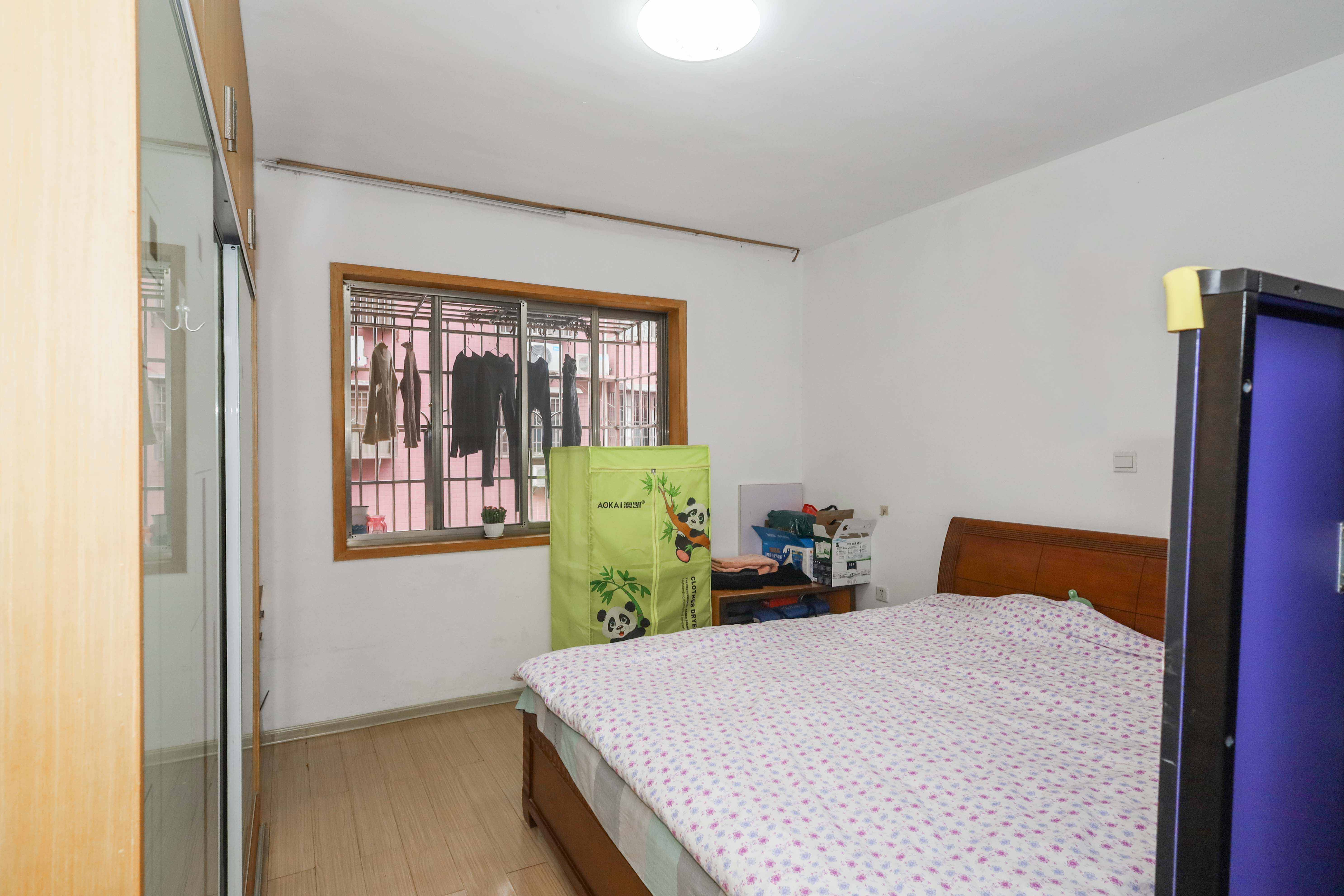 雷锋机电市场一期  2室1厅1卫    55.6万卧室