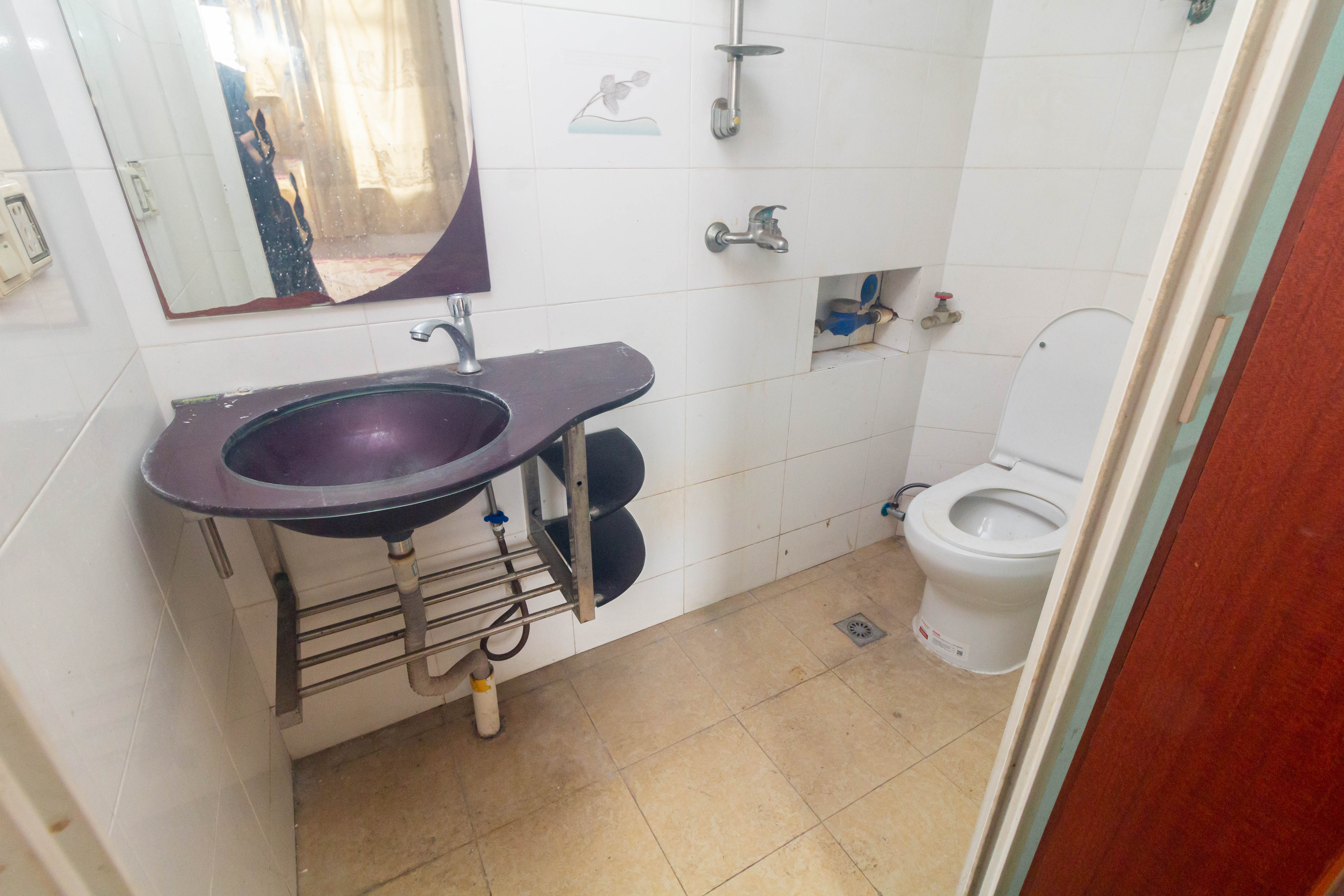 泉塘小区  3室2厅2卫    42.0万 泉塘小区  3室2厅2卫    42.0万卫生间