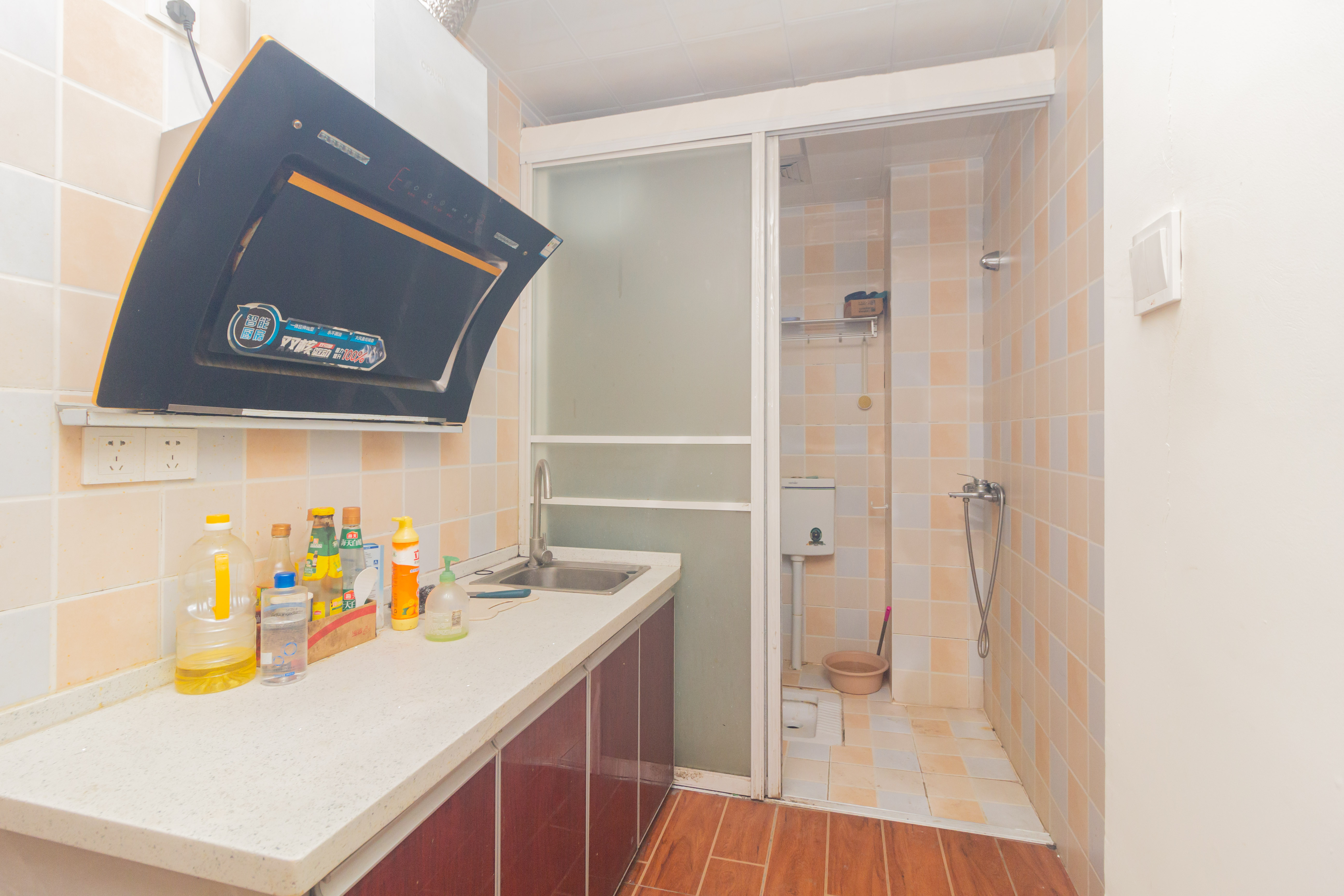 财汇新天地(财汇商务广场) 3室1厅1卫 69.68万 财汇新天地(财汇商务广场) 3室1厅1卫 69.68万厨房