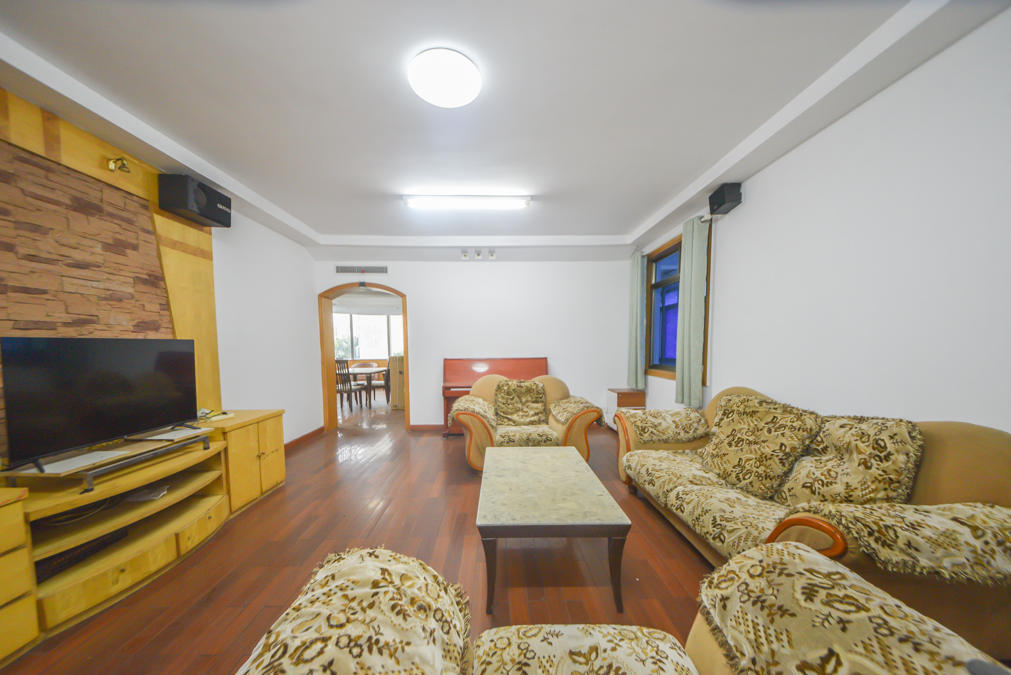 长沙市国税局直属分局宿舍(韶山北路) 3室2厅2卫 138.0万 长沙市国税局直属分局宿舍(韶山北路) 3室2厅2卫 138.0万客厅