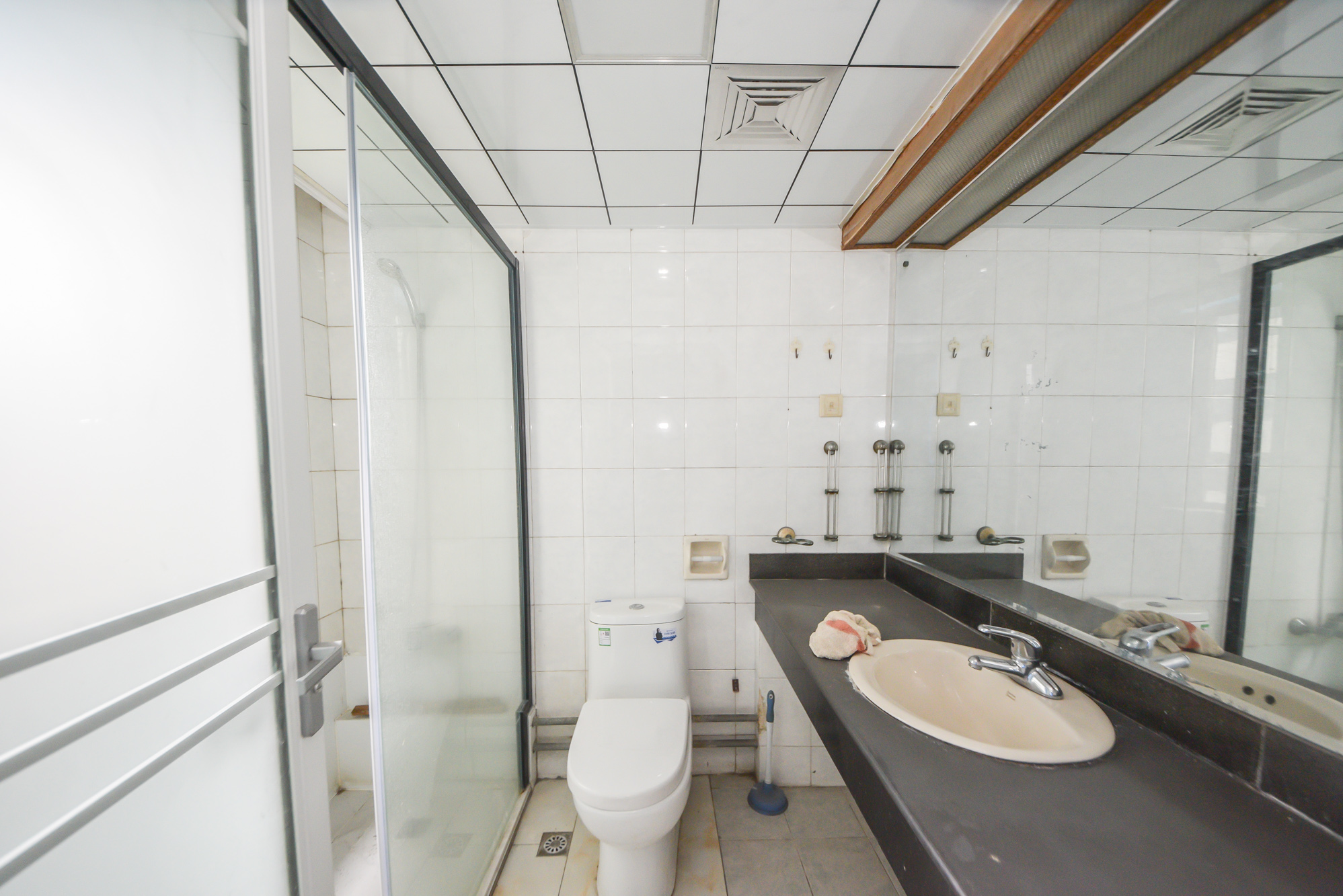 长沙市国税局直属分局宿舍(韶山北路) 3室2厅2卫 138.0万 长沙市国税局直属分局宿舍(韶山北路) 3室2厅2卫 138.0万卫生间