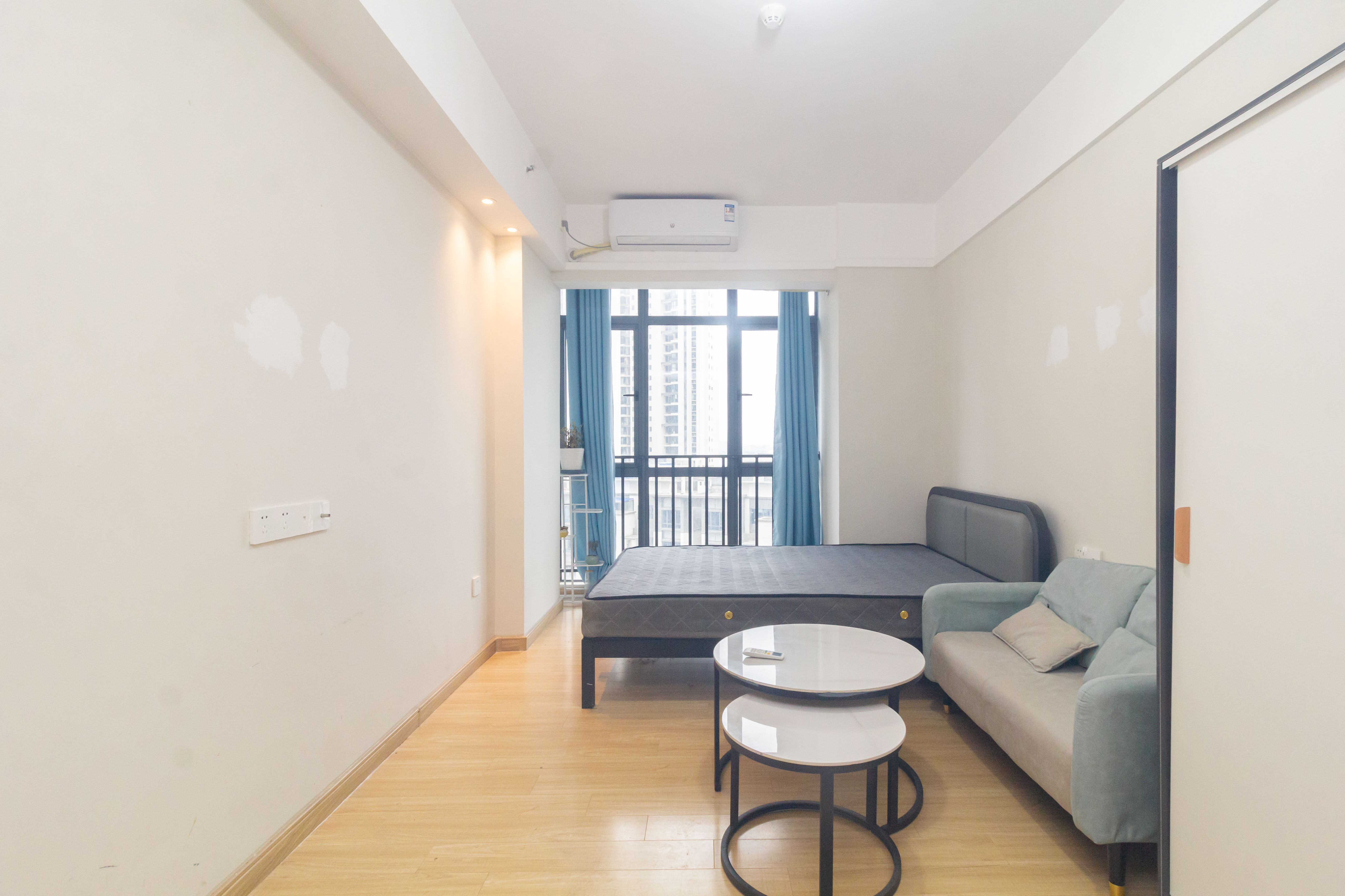 敏捷珑玥府  1室1厅1卫    23.5万客厅