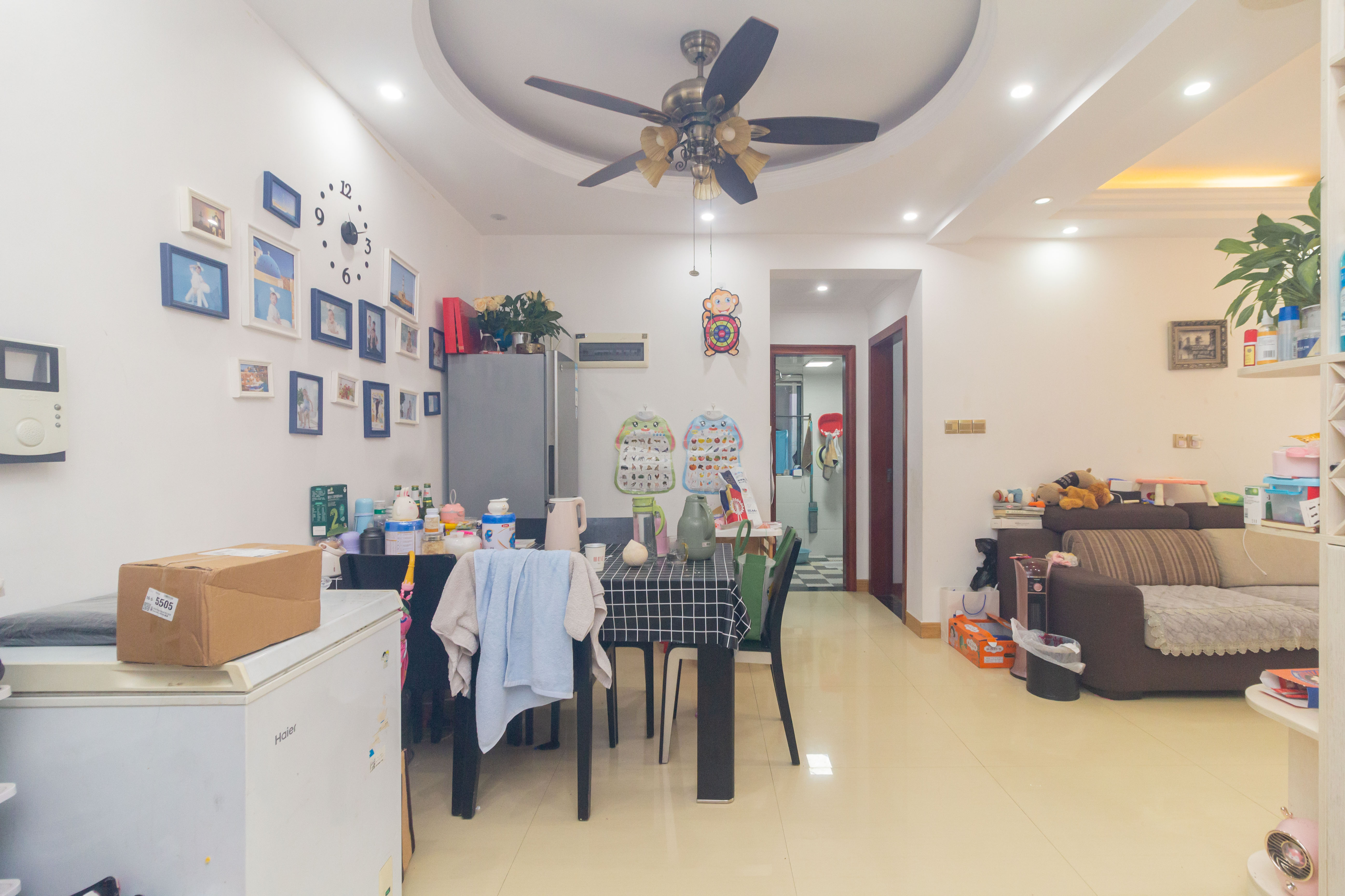 中欣楚天雅郡 3室2厅1卫 59.8万 中欣楚天雅郡 3室2厅1卫 59.8万客厅