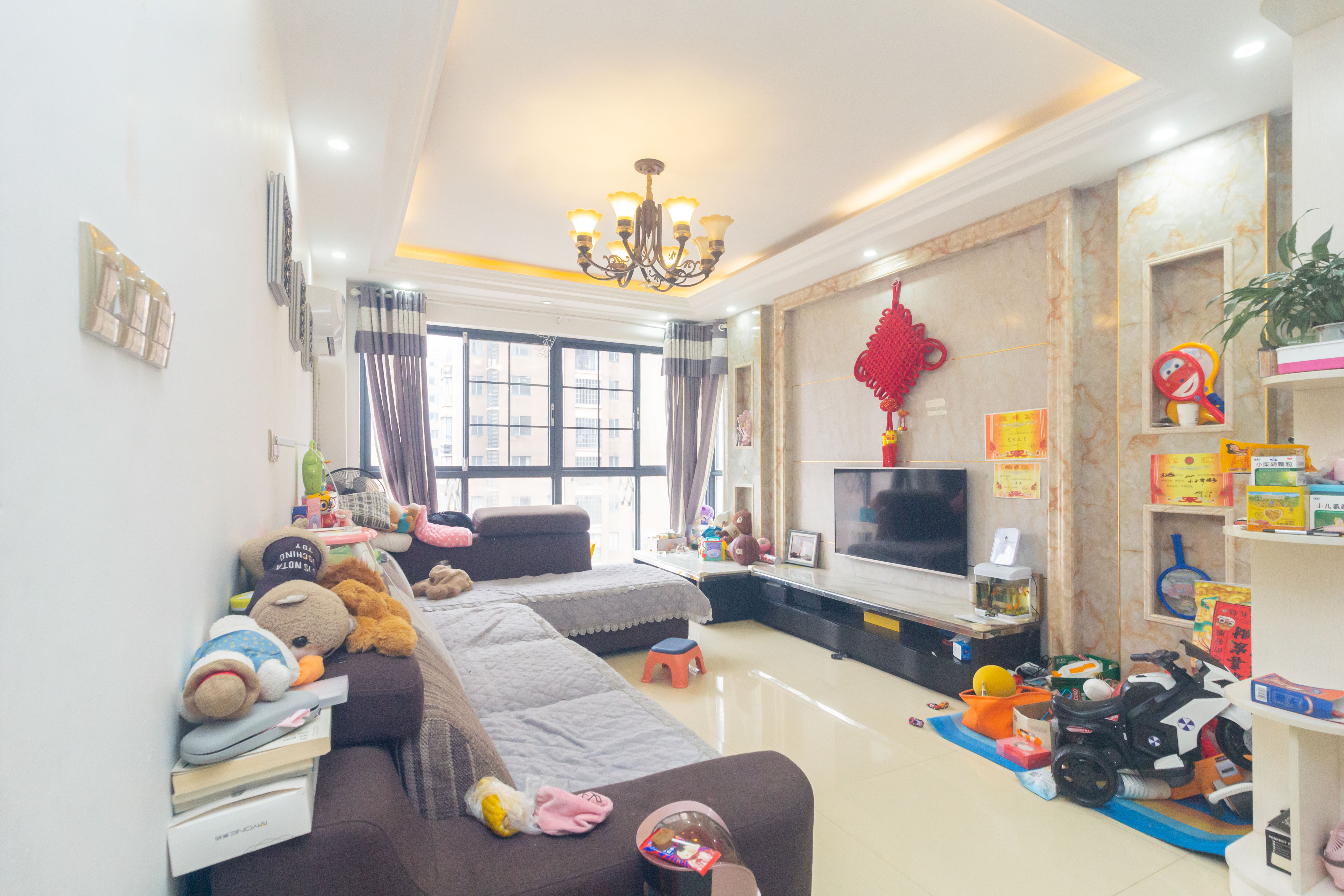 中欣楚天雅郡 3室2厅1卫 59.8万 中欣楚天雅郡 3室2厅1卫 59.8万客厅