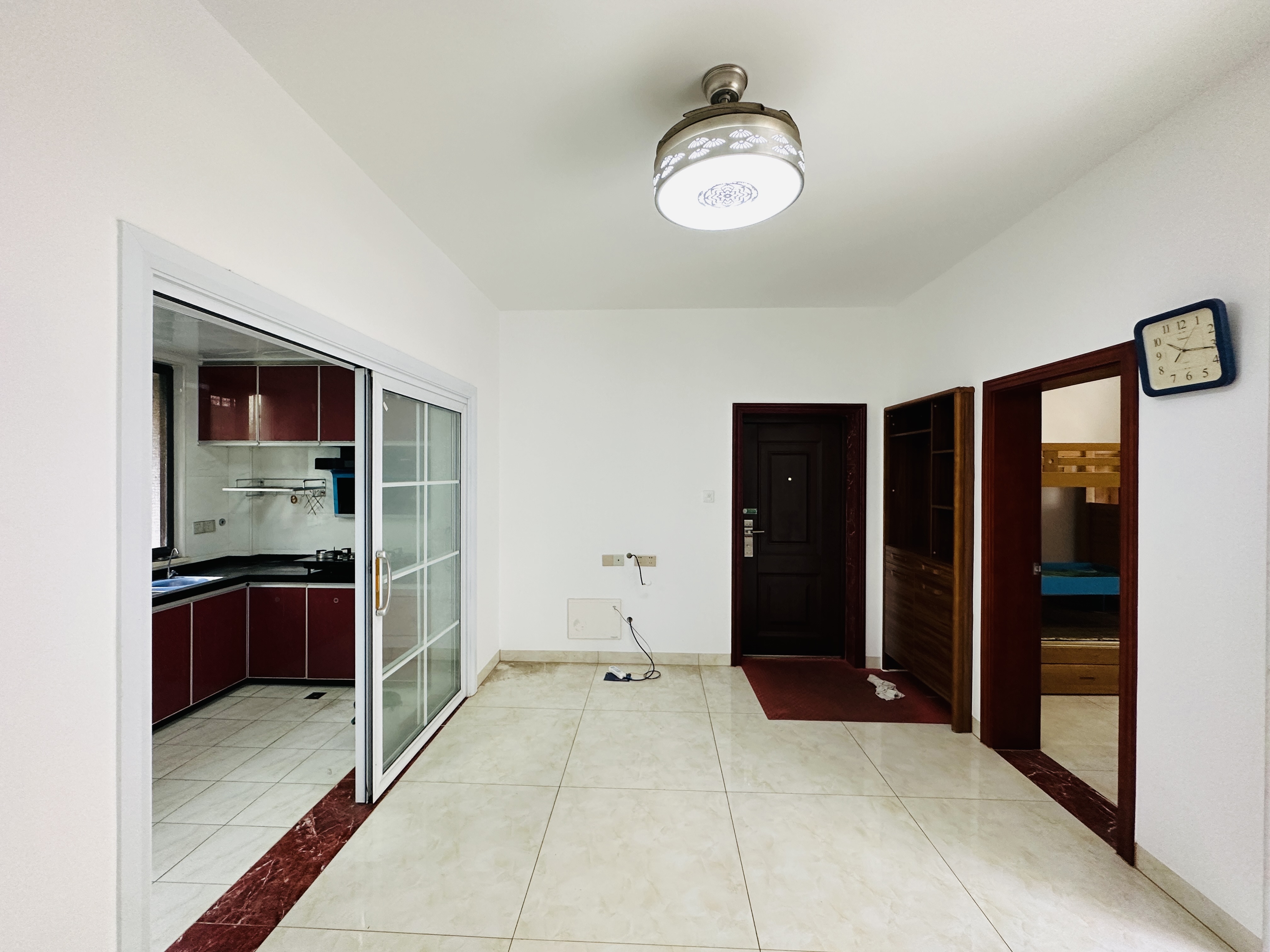 翠玉园(新旧区)  2室1厅1卫    140.0万 翠玉园(新旧区)  2室1厅1卫    140.0万客厅