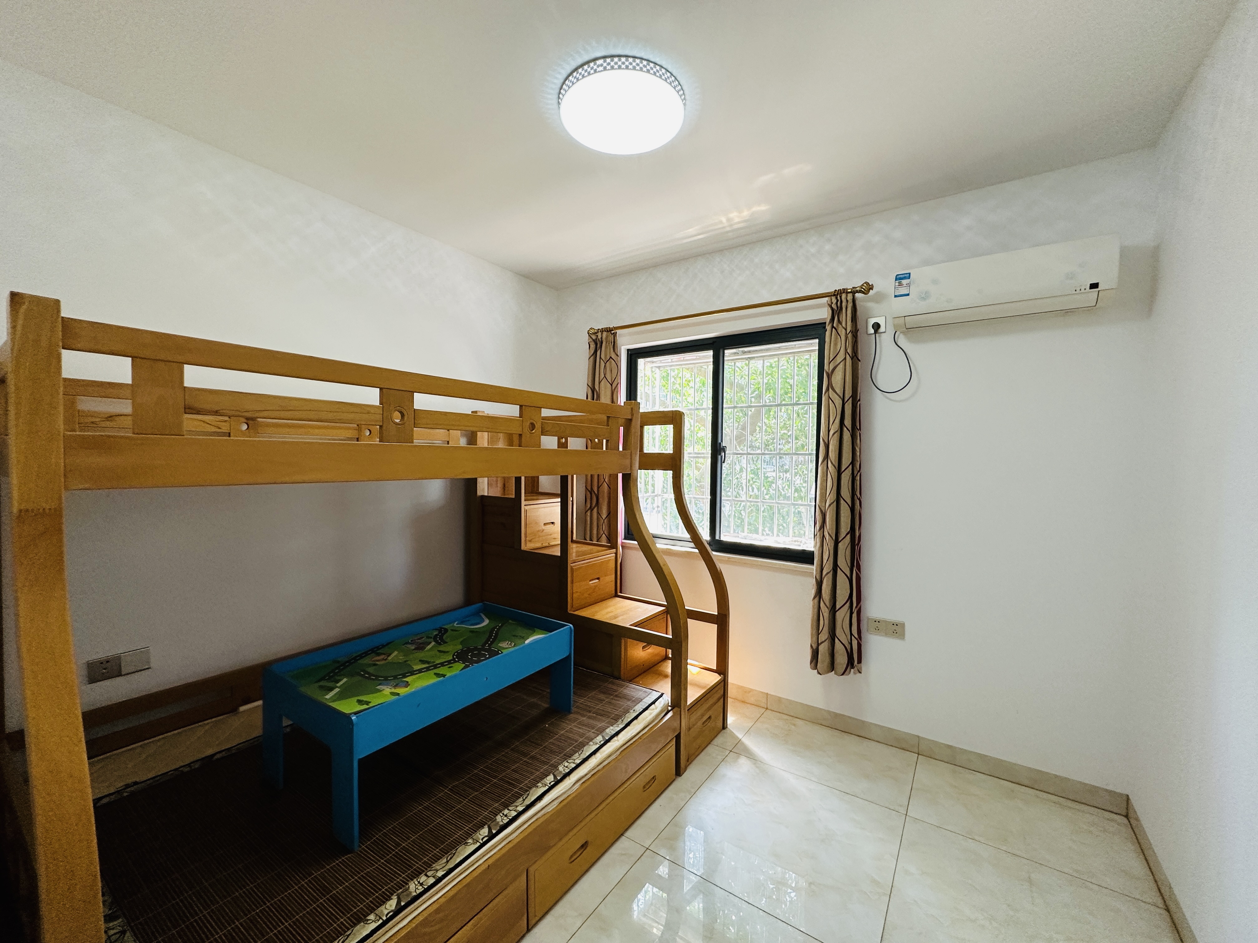 翠玉园(新旧区)  2室1厅1卫    140.0万 翠玉园(新旧区)  2室1厅1卫    140.0万卧室