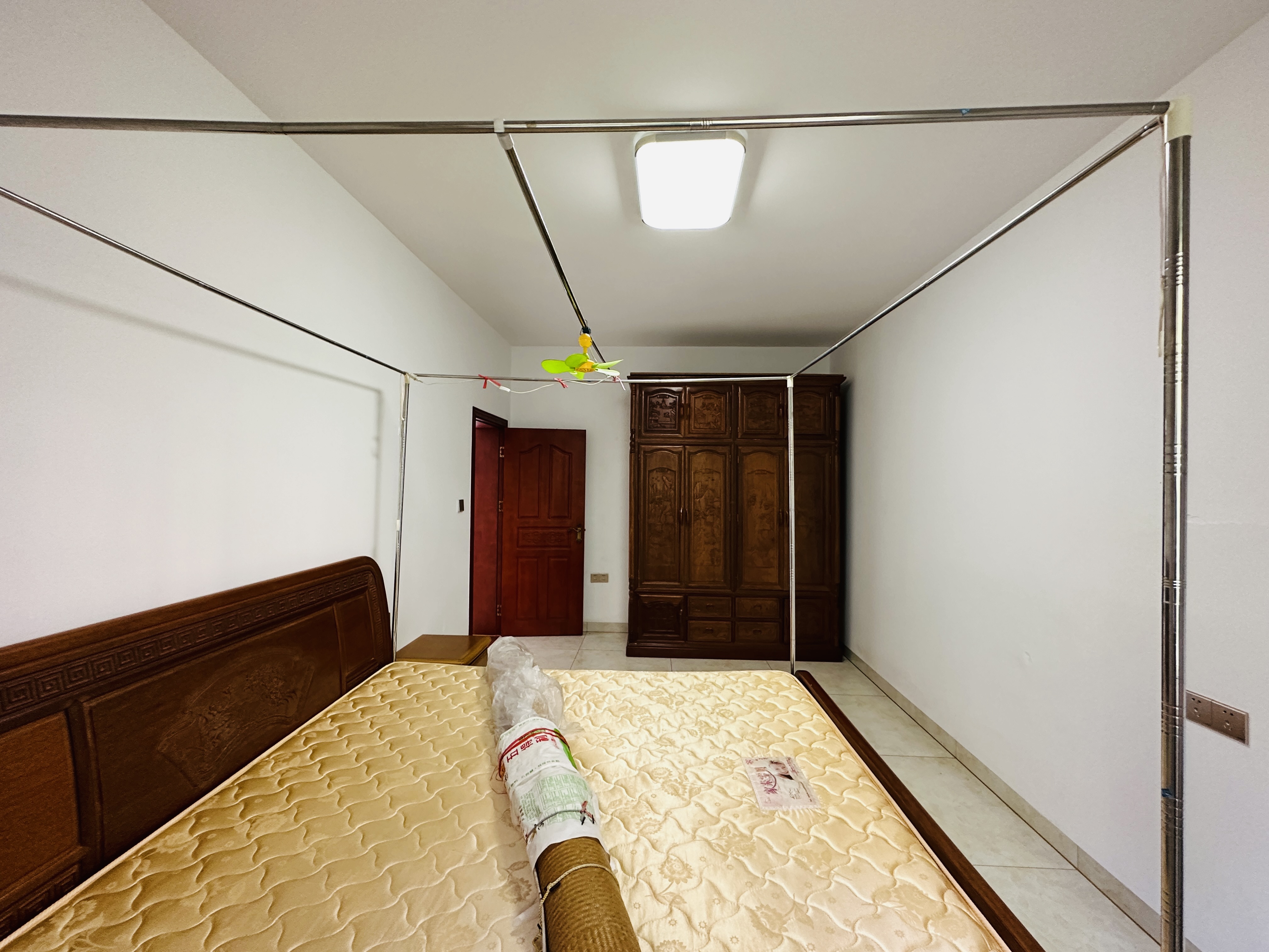 翠玉园(新旧区)  2室1厅1卫    140.0万 翠玉园(新旧区)  2室1厅1卫    140.0万卧室