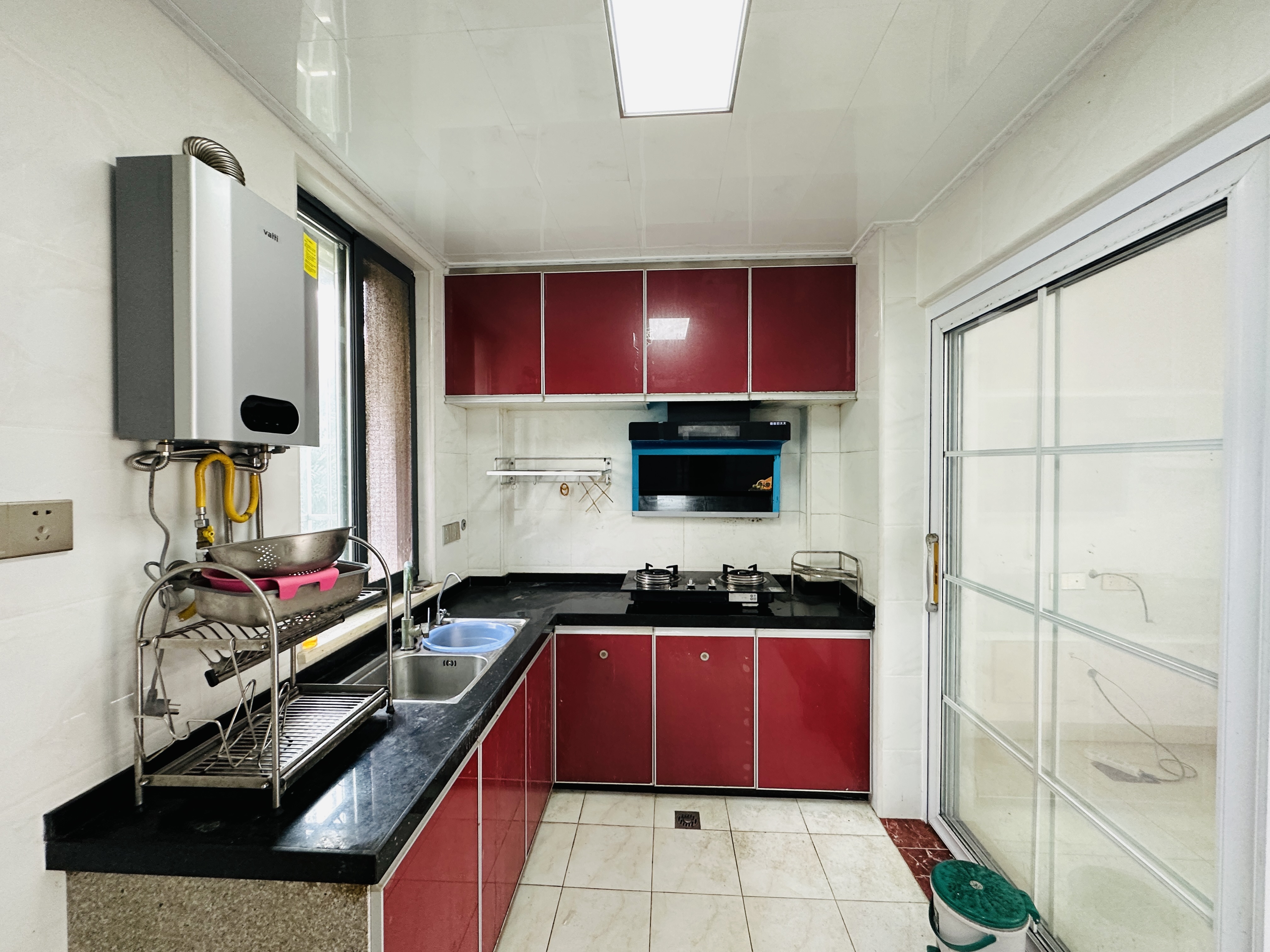 翠玉园(新旧区)  2室1厅1卫    140.0万 翠玉园(新旧区)  2室1厅1卫    140.0万厨房