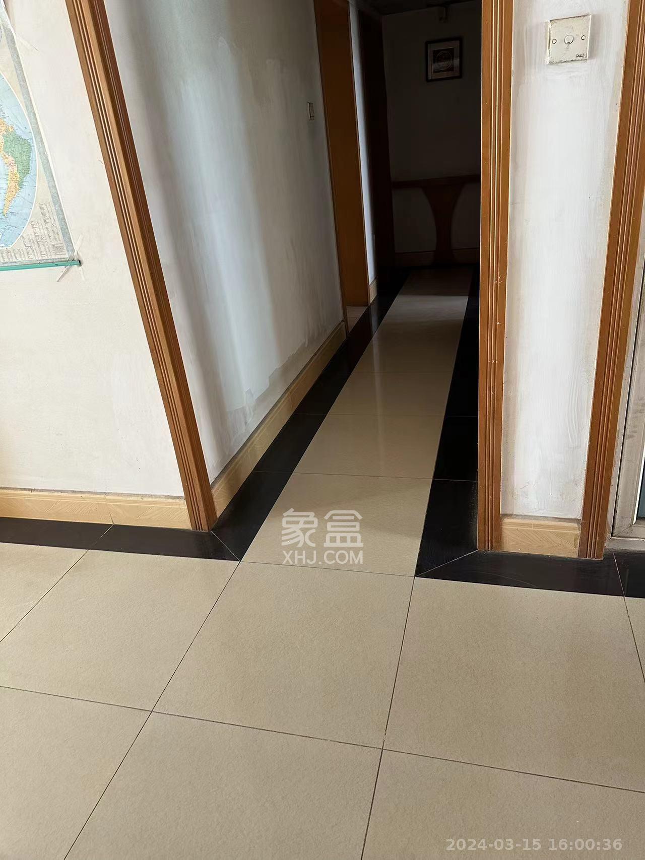 金鹰小区 3室2厅2卫 2600.0元/月 金鹰小区 3室2厅2卫 2600.0元/月室内图