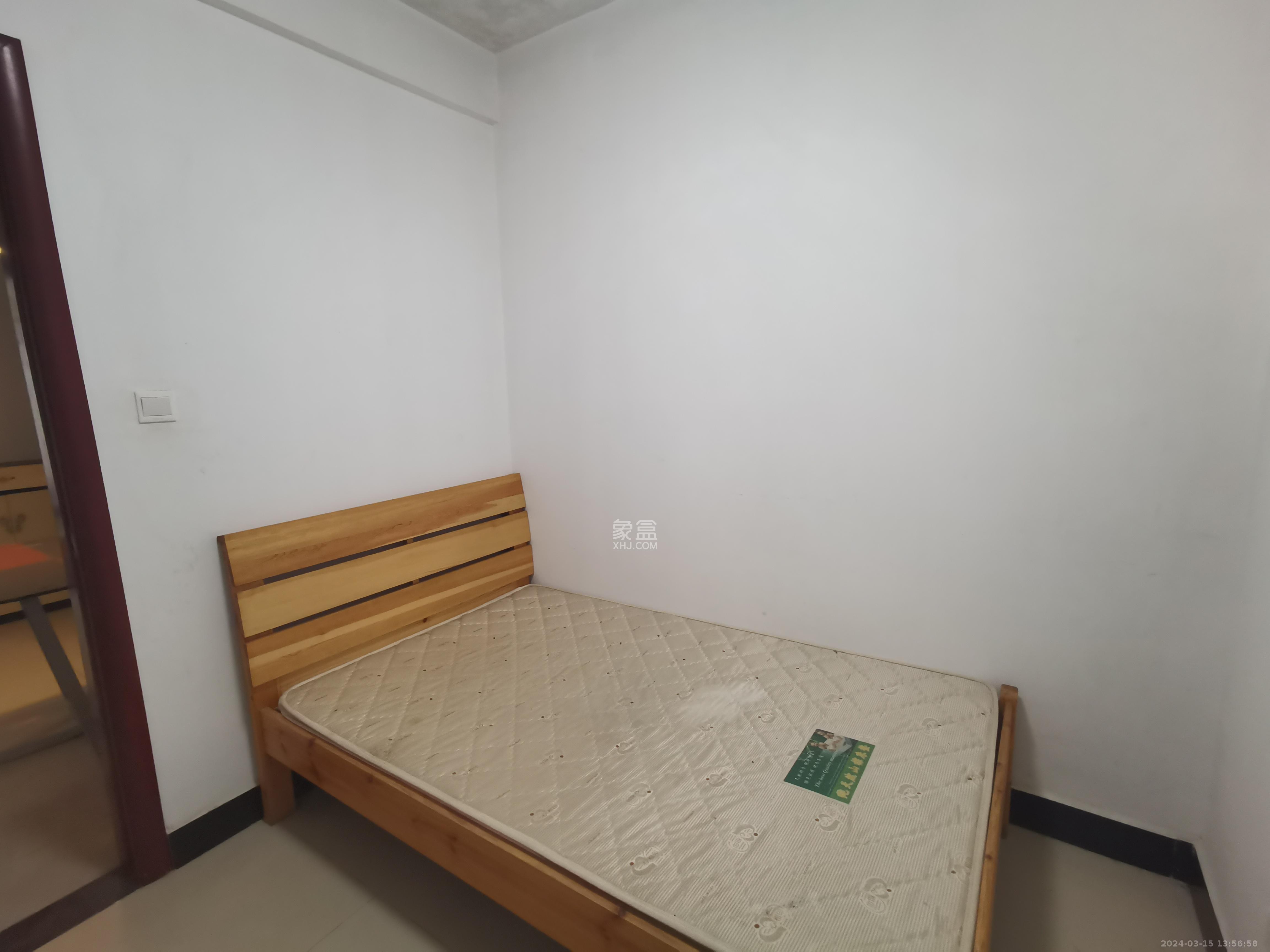 三一街區(qū)  3室2廳1衛(wèi)   1500.00元/月室內(nèi)圖