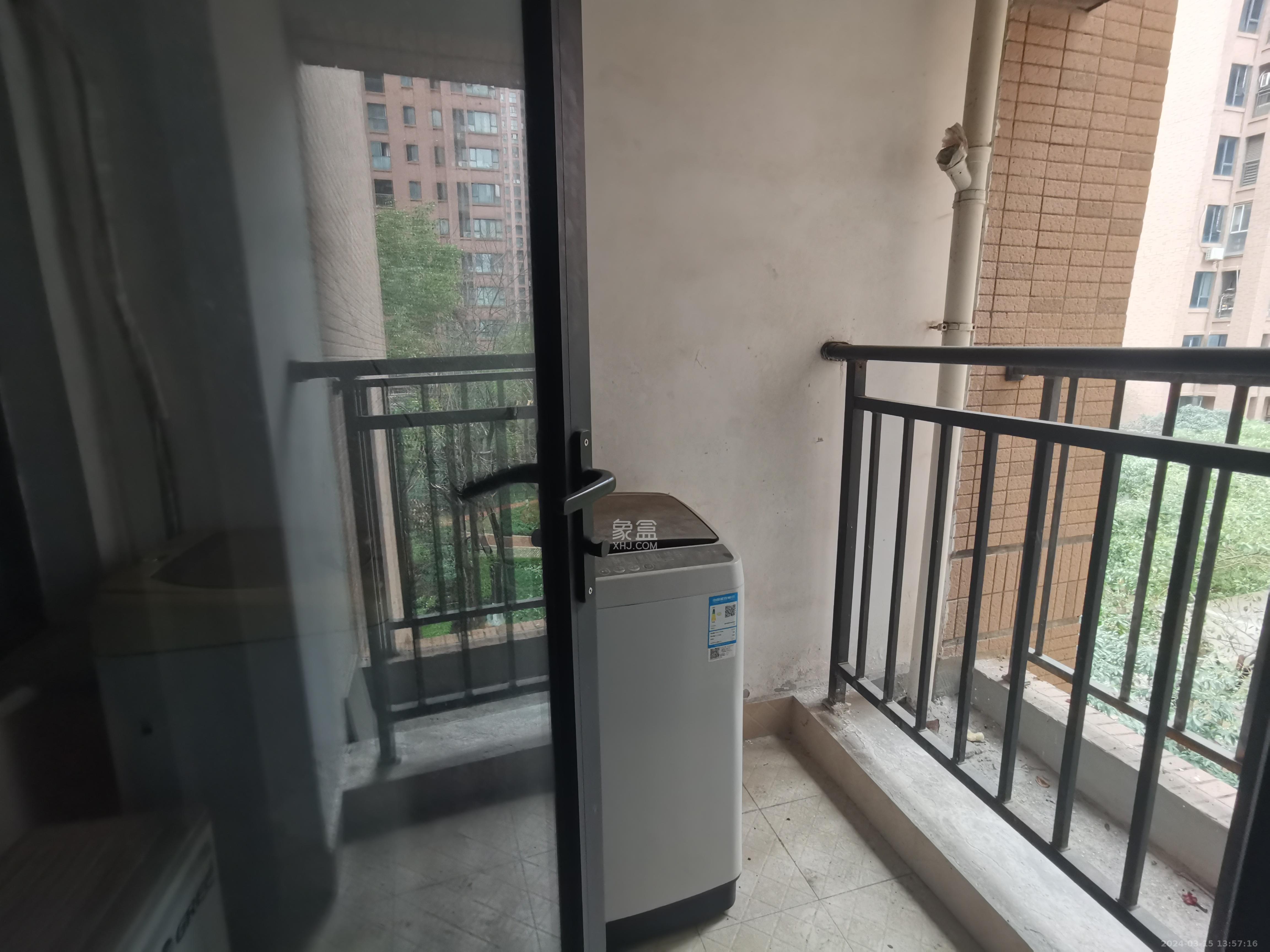 三一街區(qū)  3室2廳1衛(wèi)   1500.00元/月室內(nèi)圖