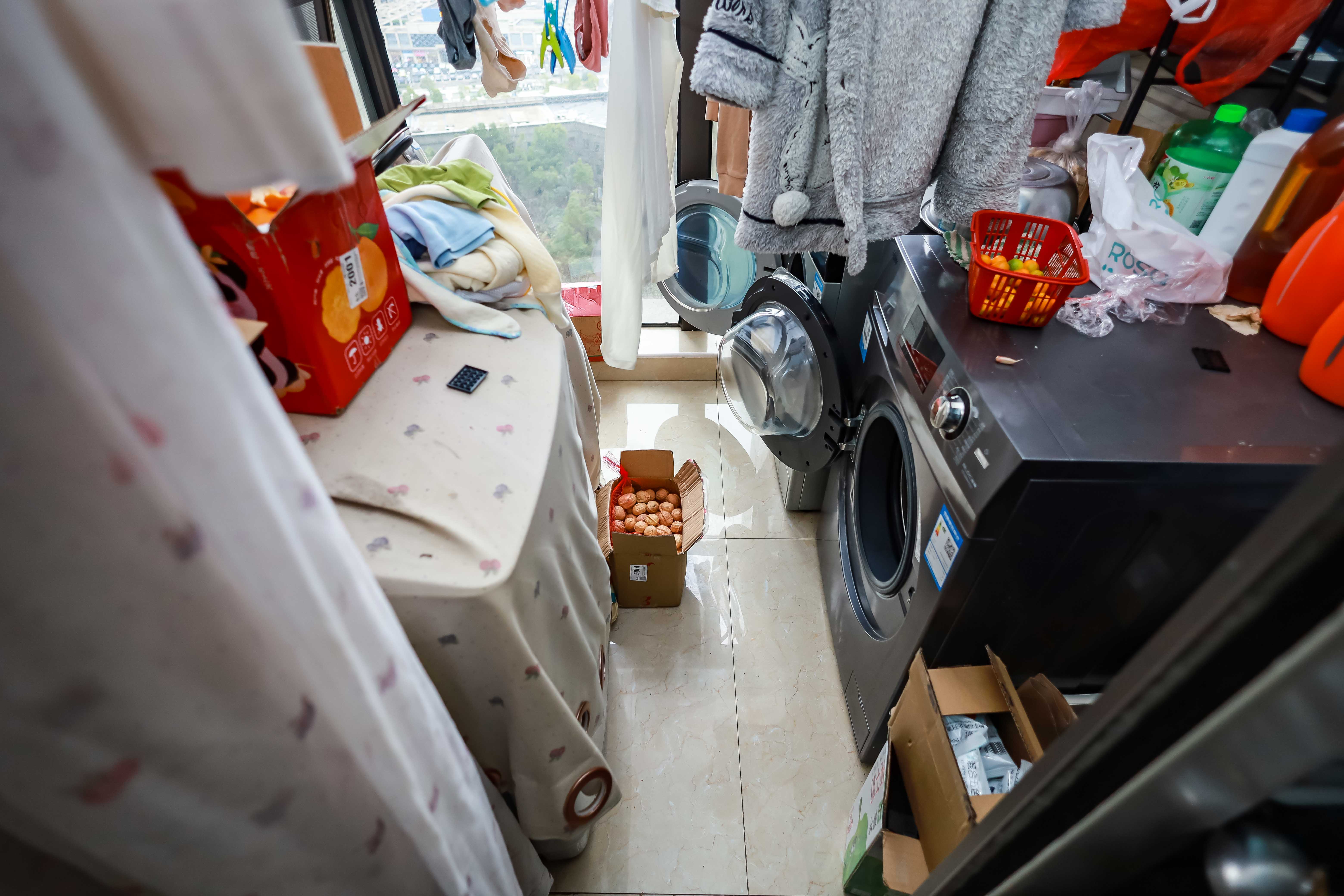万象府台  3室2厅1卫   218.00万阳台