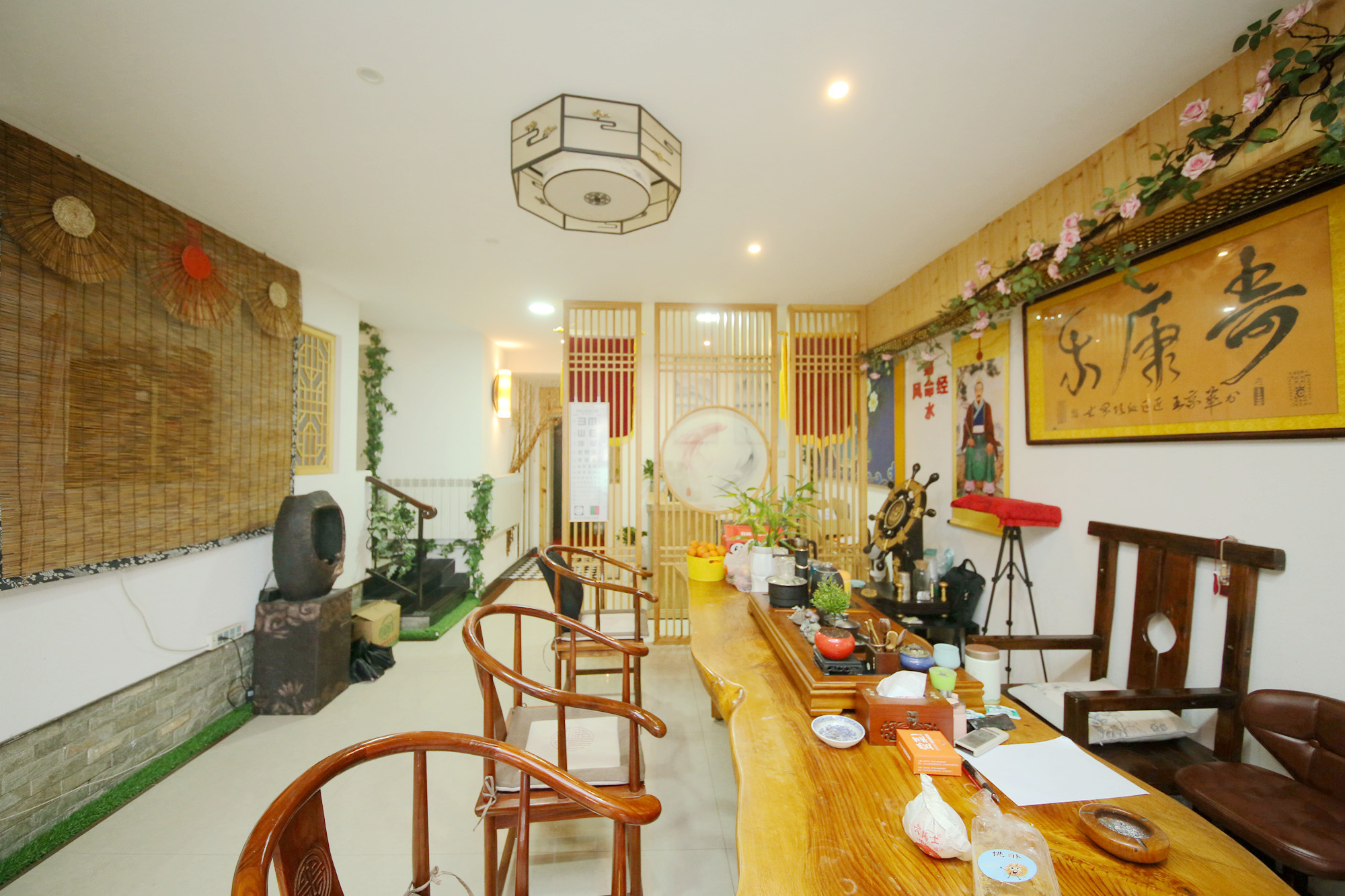 王府花园  4室2厅2卫   170.00万客厅