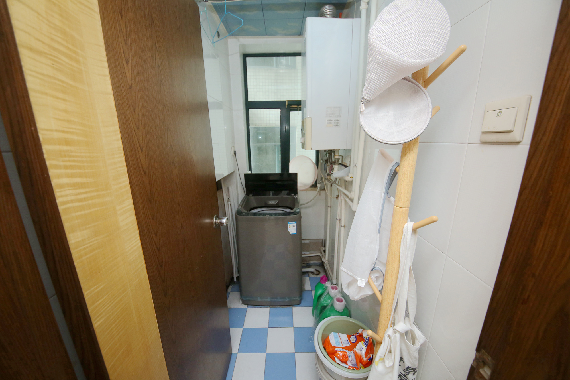 王府花园  4室2厅2卫   170.00万卫生间