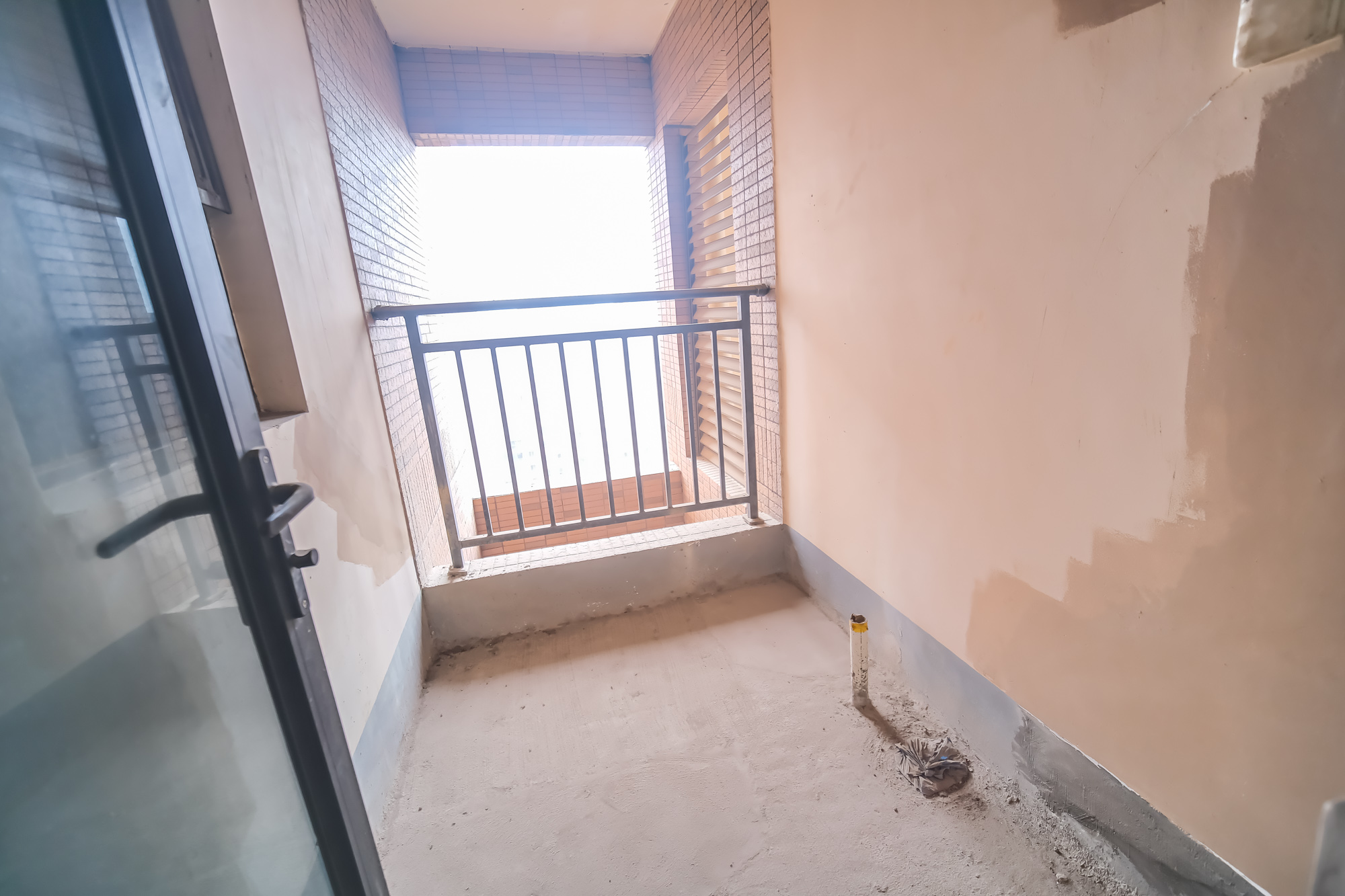 三一街区 3室2厅2卫 58.0万 三一街区 3室2厅2卫 58.0万阳台