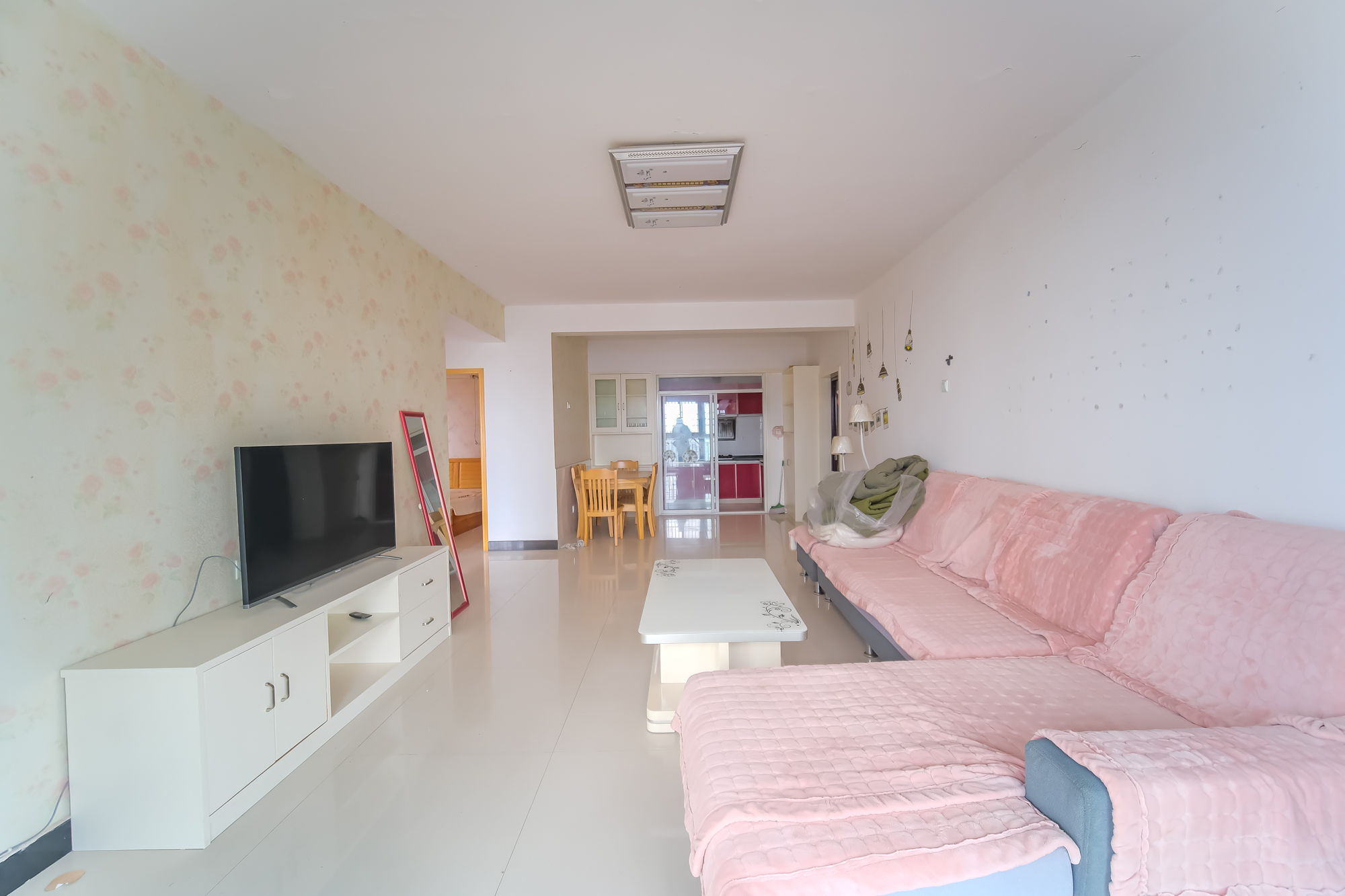 世景华庭  2室2厅1卫    45.0万 世景华庭  2室2厅1卫    45.0万客厅