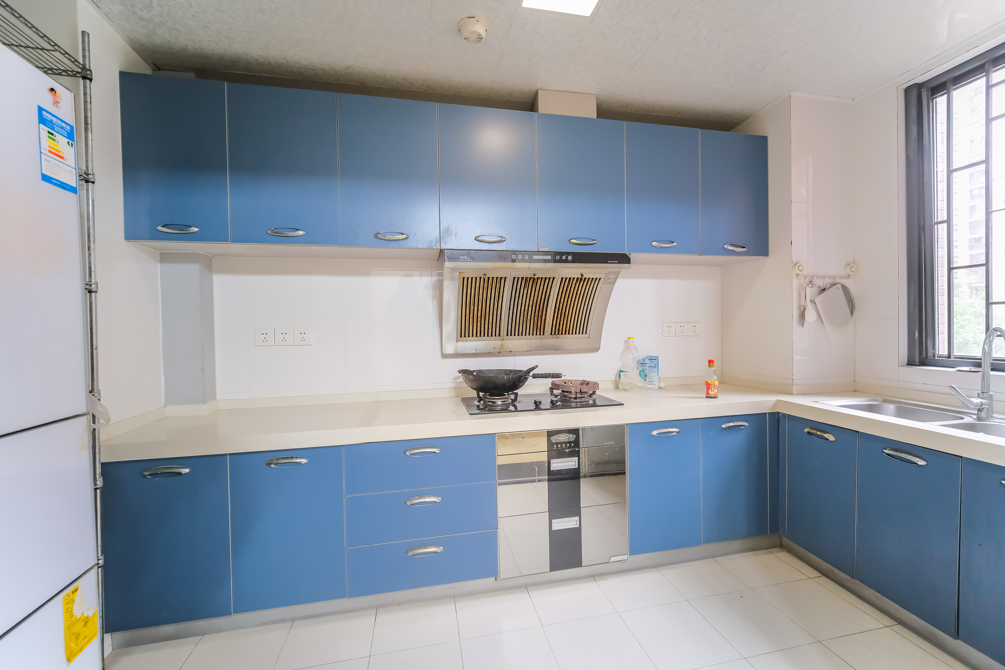 三一街区 4室2厅2卫 129.45万 三一街区 4室2厅2卫 129.45万厨房