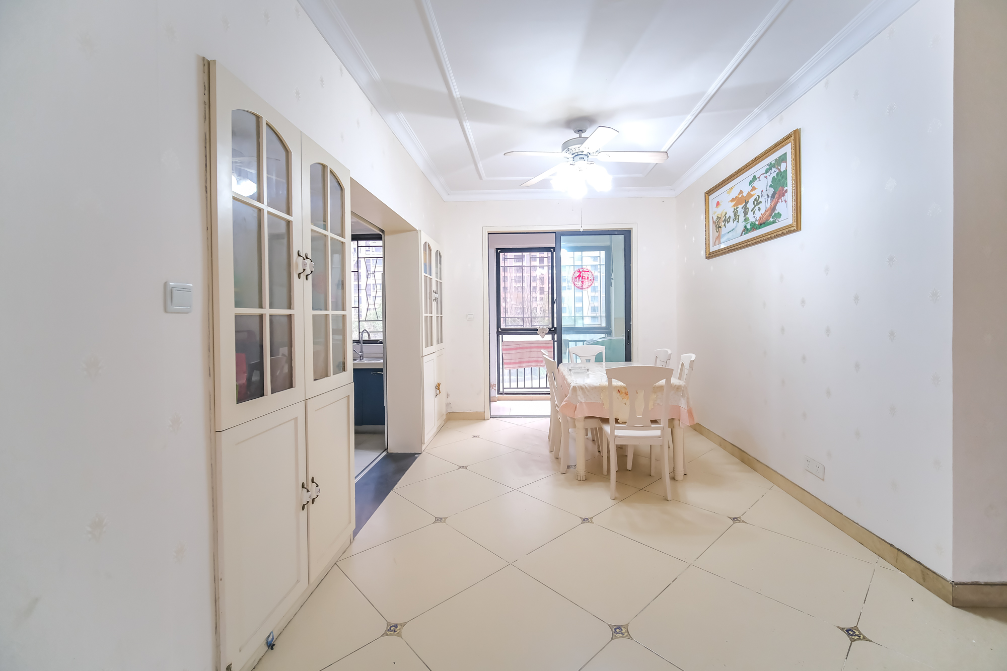 三一街区 4室2厅2卫 129.45万 三一街区 4室2厅2卫 129.45万客厅